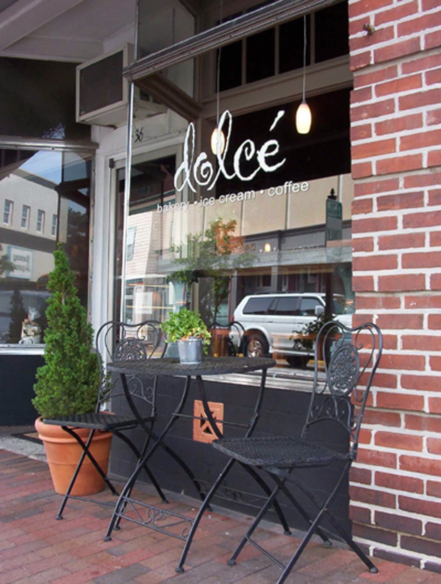 Dolce Bakery and Coffee Shop