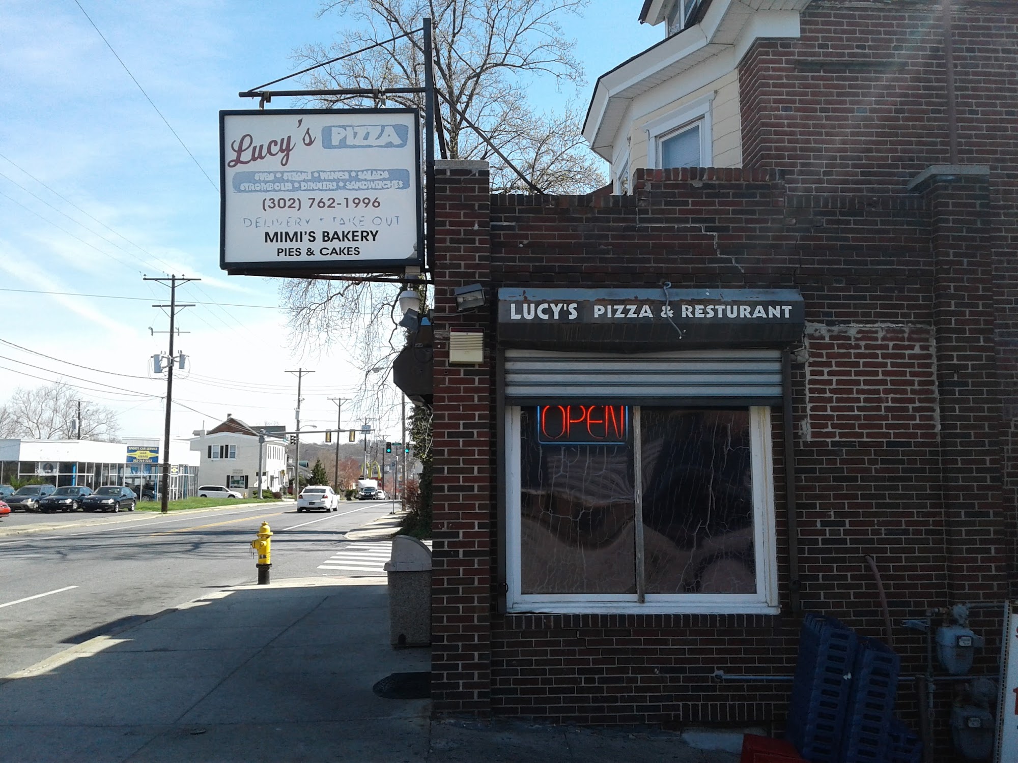 Lucy's Pizzeria & Bakery