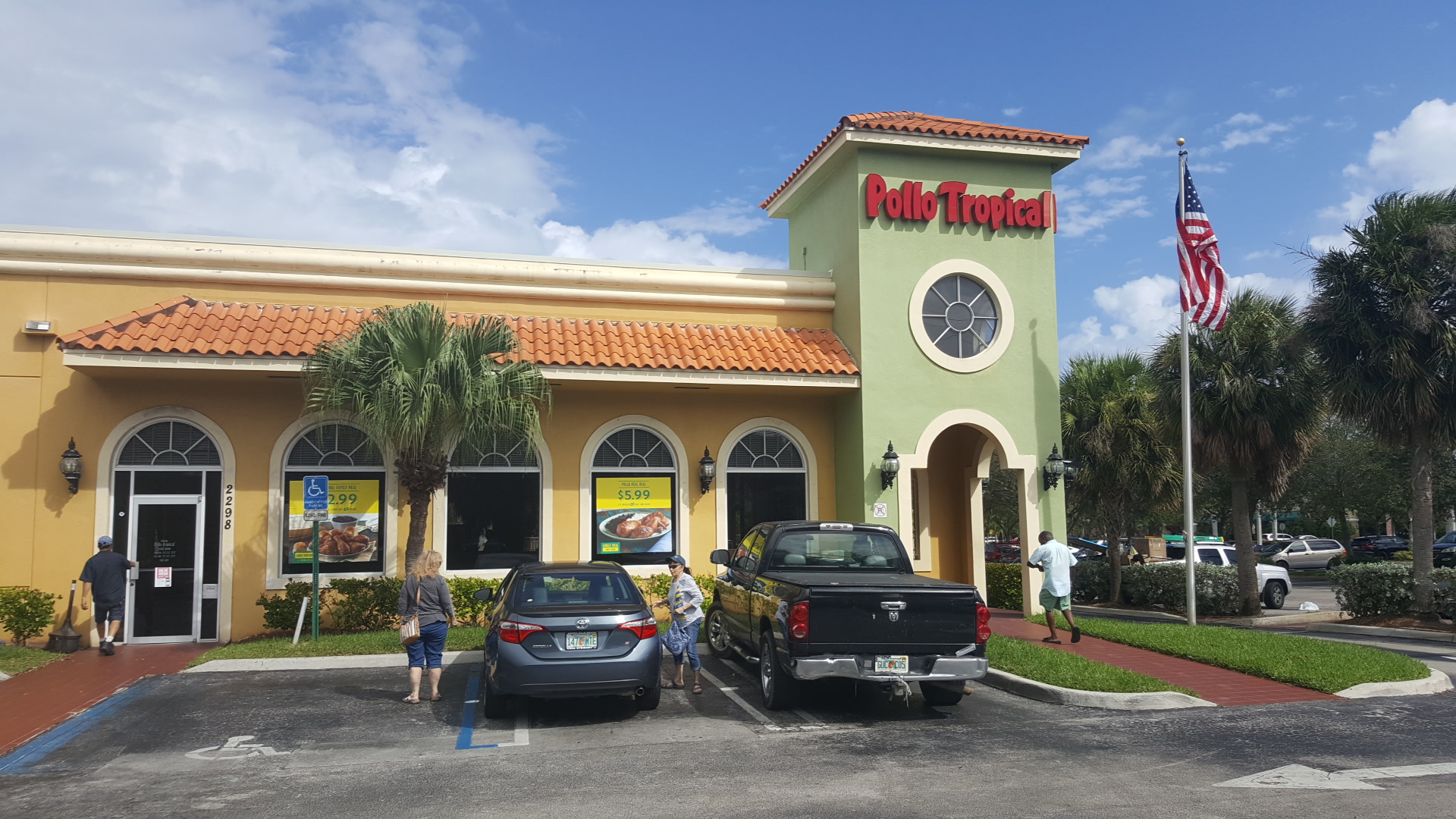 Pollo Tropical