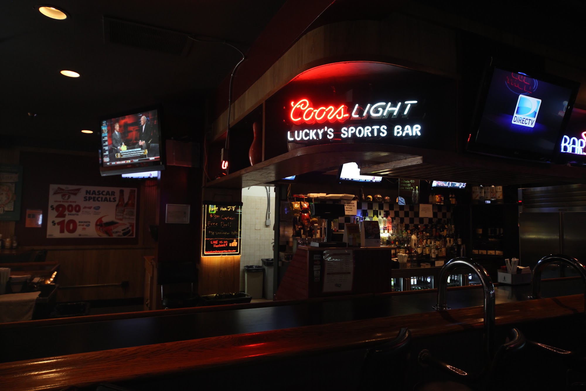 Lucky's Sports Bar