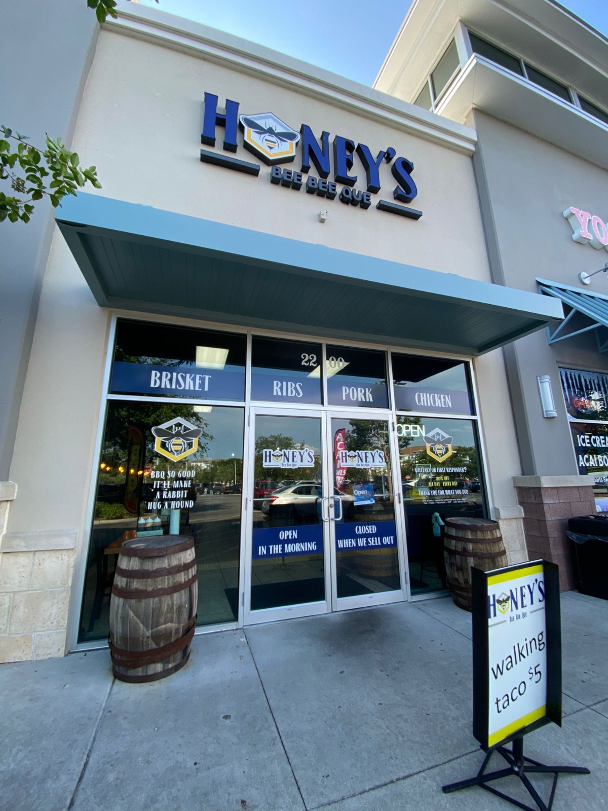 Honey's Bee Bee Que 2200 Posner Blvd, Davenport, FL 33837