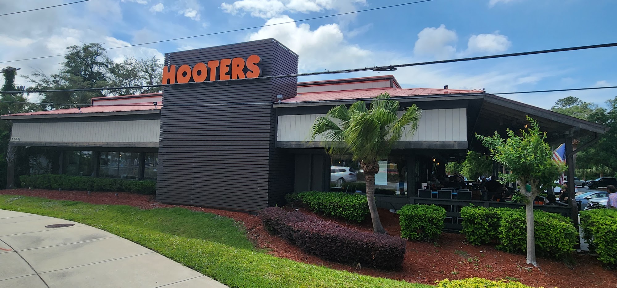 Hooters