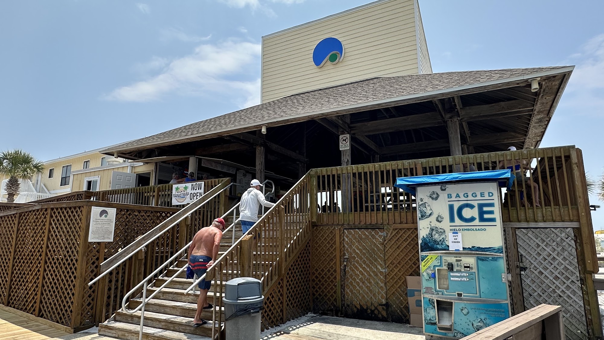 Rick’s Sand Trap Beach Bar & Grill