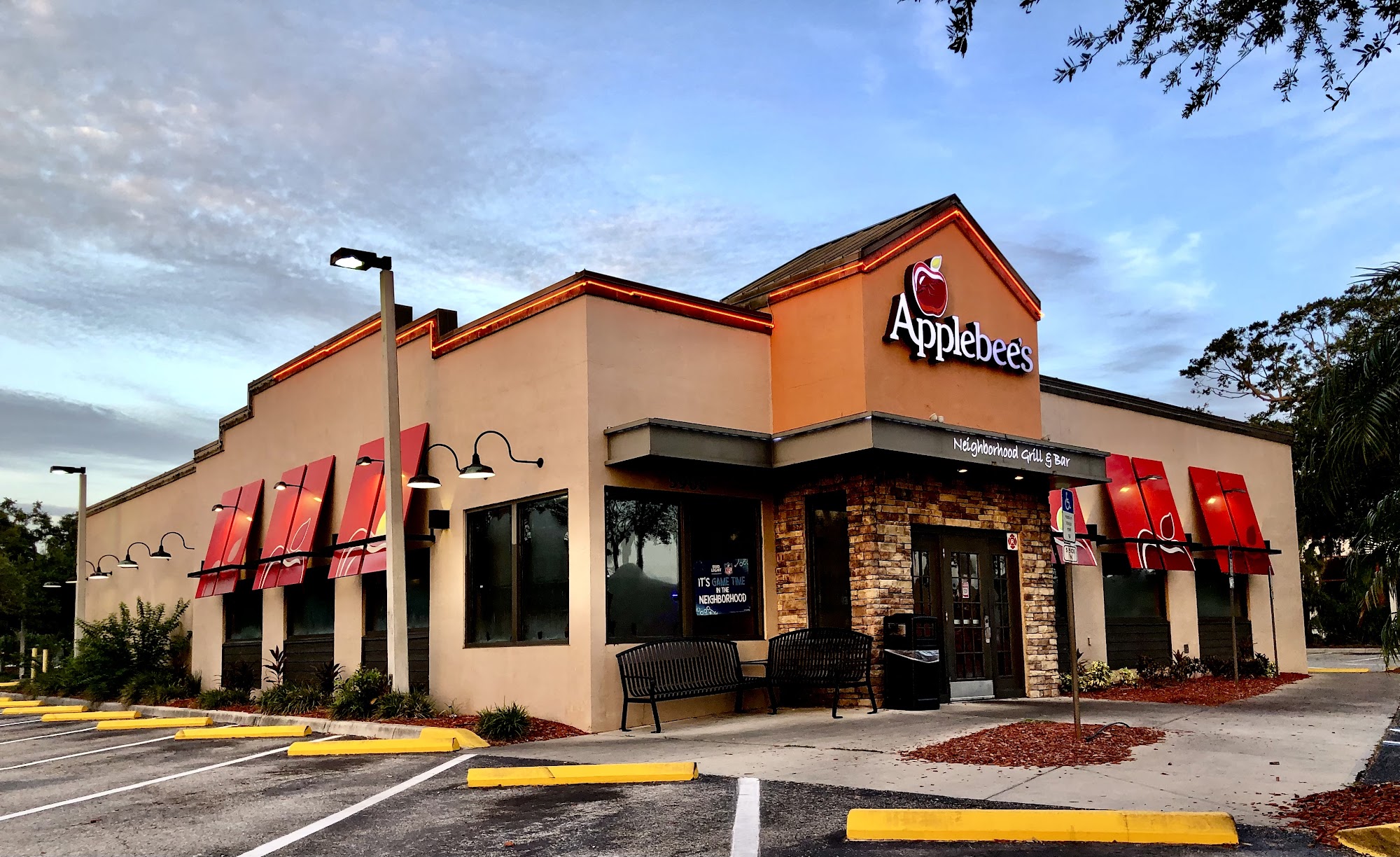 Applebee's Grill + Bar