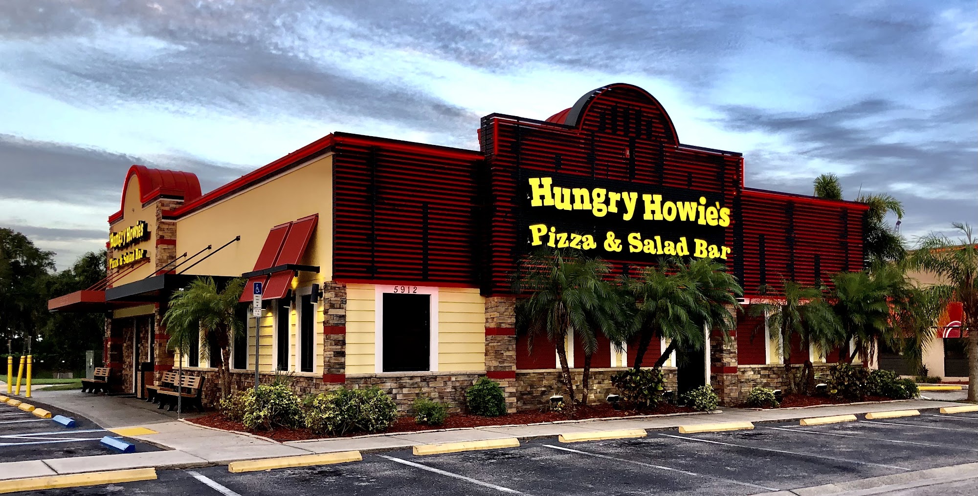 Hungry Howie's Pizza & Salad Bar