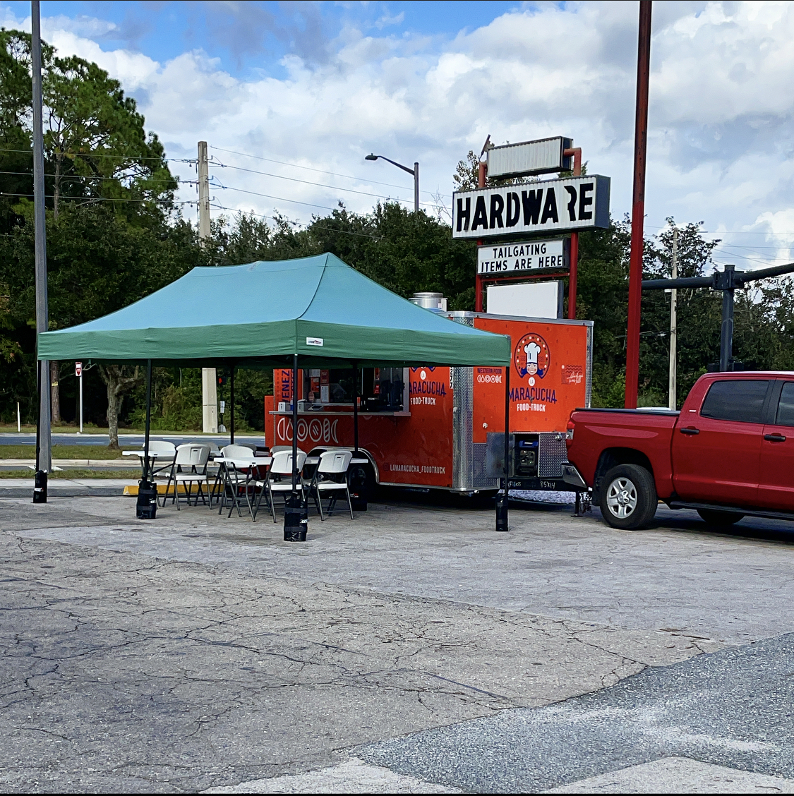 La Maracucha Food-Truck (at Ace Hardware)