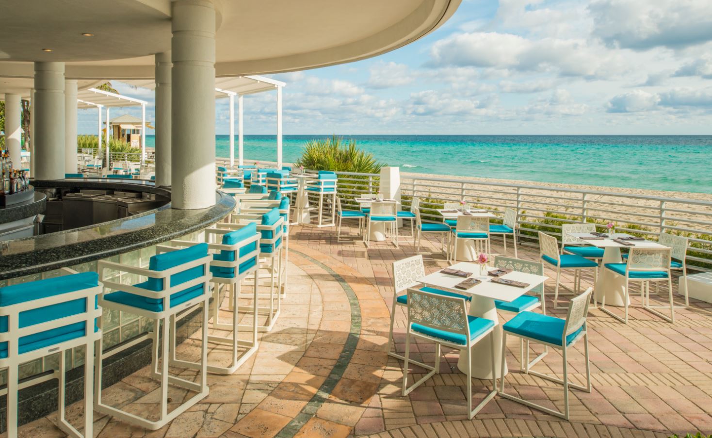 Playa Beach Bar And Grill