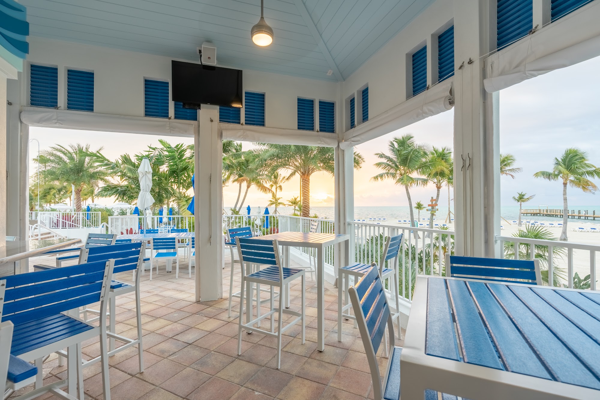 Tides Beachside Bar & Grill