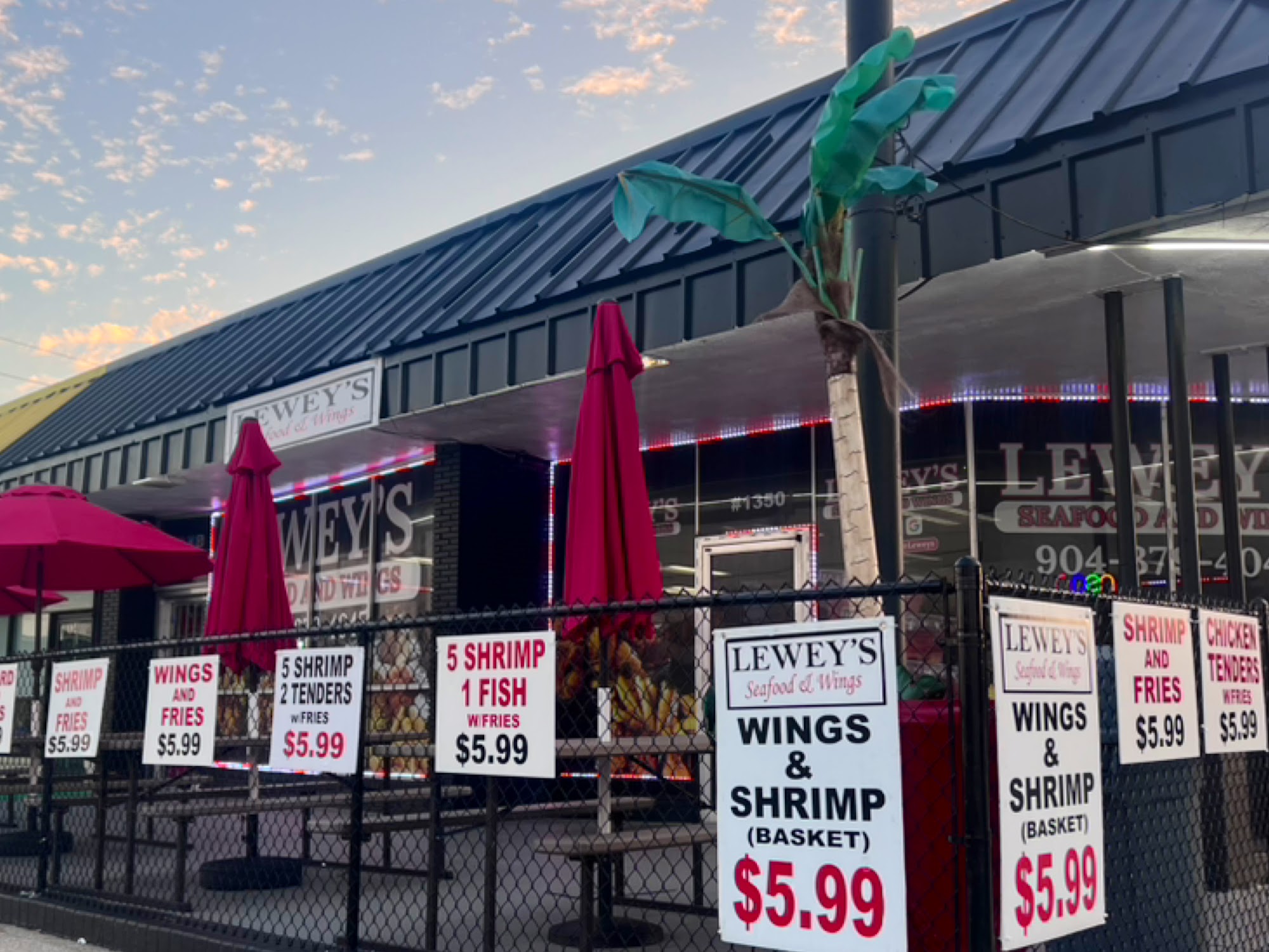 Lewey's Seafood and Wings (Arlington)