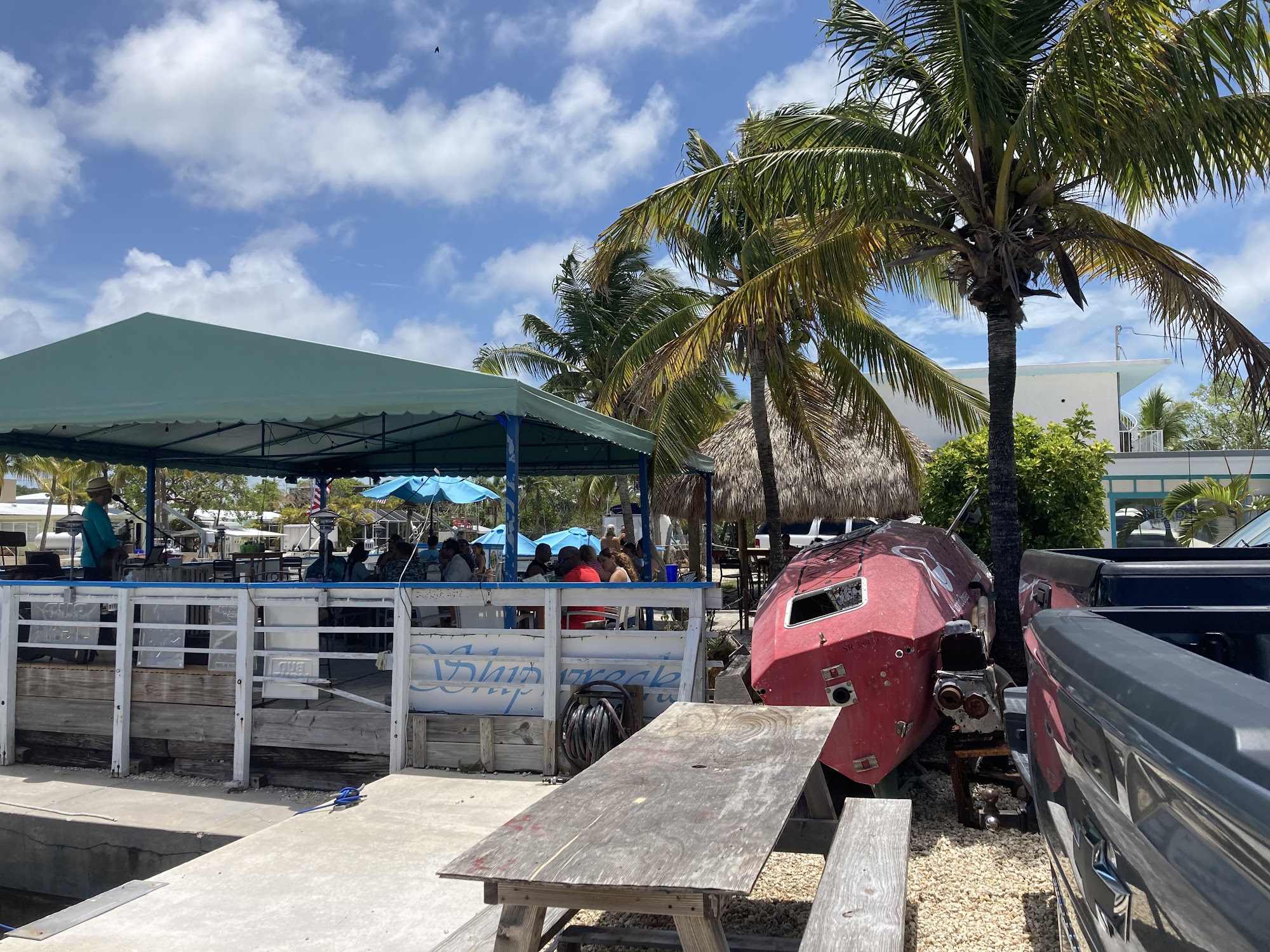 Shipwrecks Bar & Grill