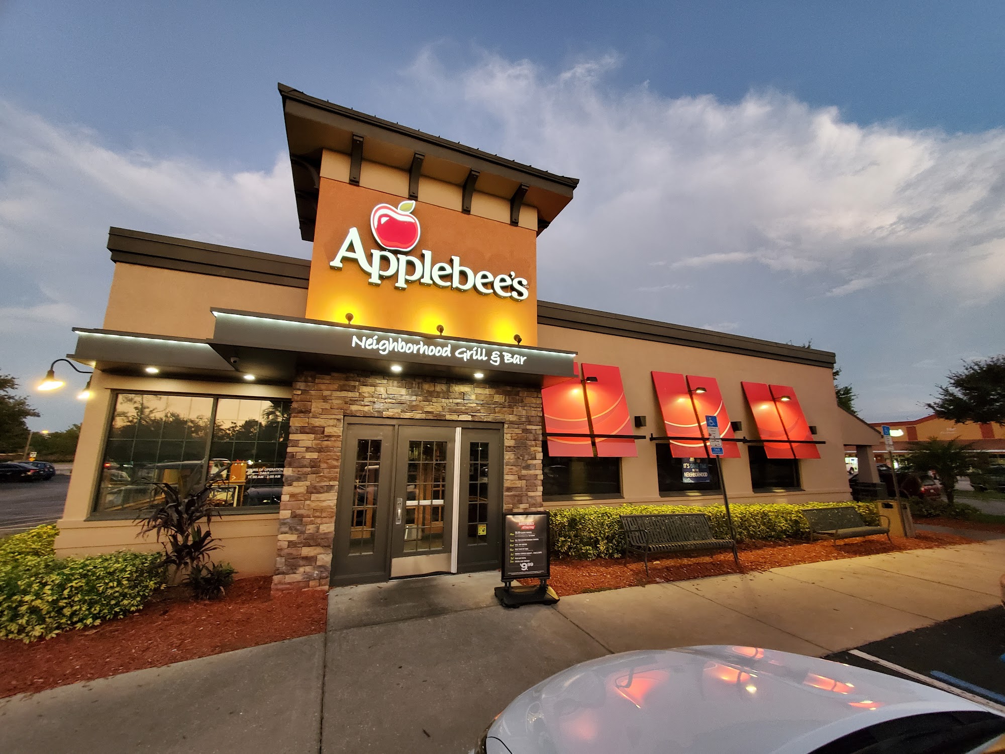 Applebee's Grill + Bar