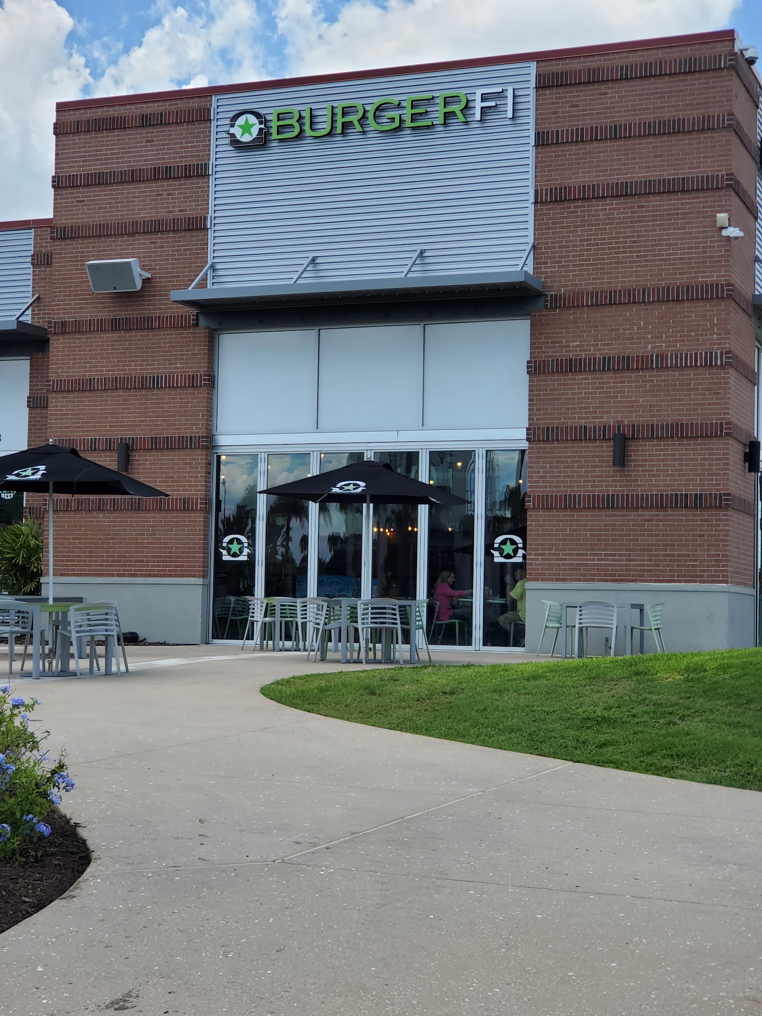 BurgerFi + Anthony's Coal Fired Pizza & Wings | Promenade at Sunset Walk