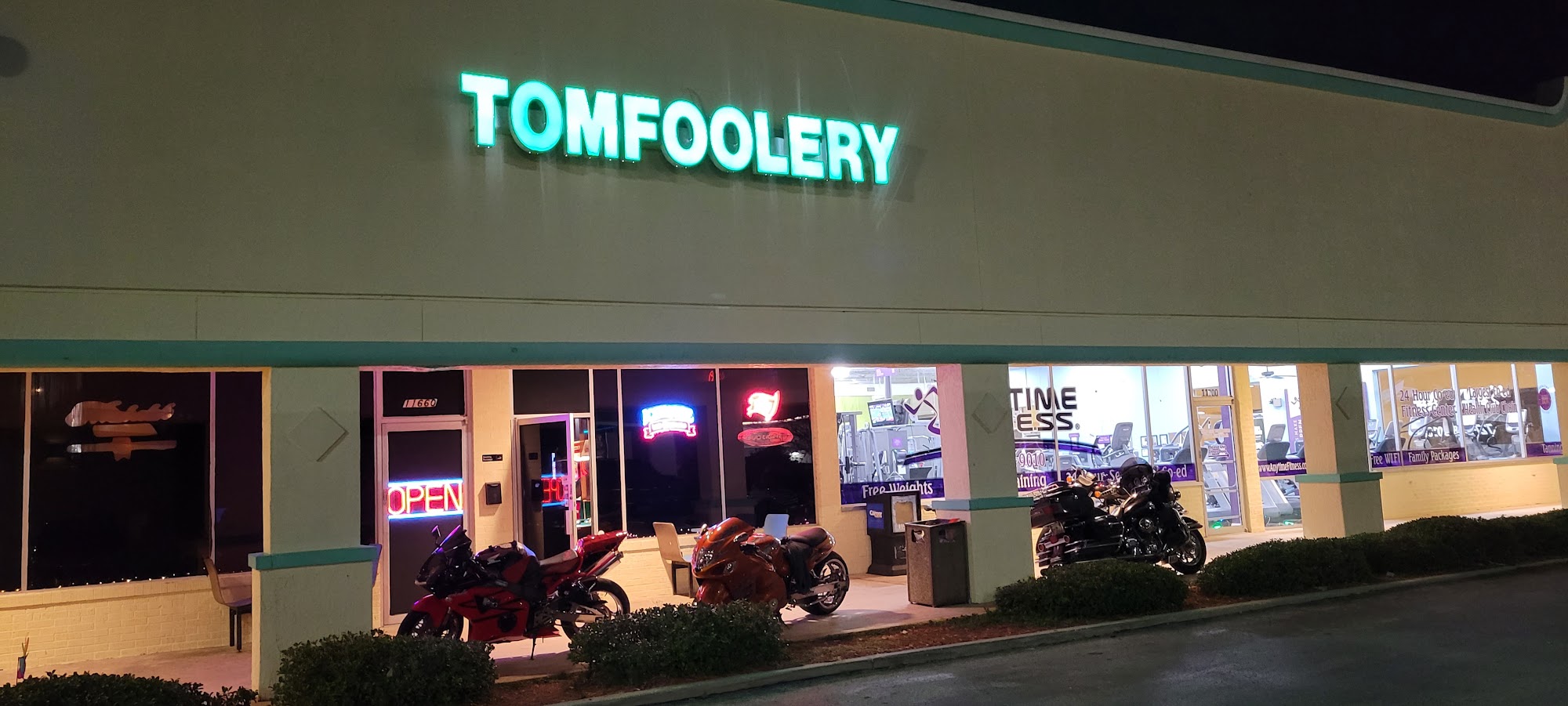 Tomfoolery Lounge