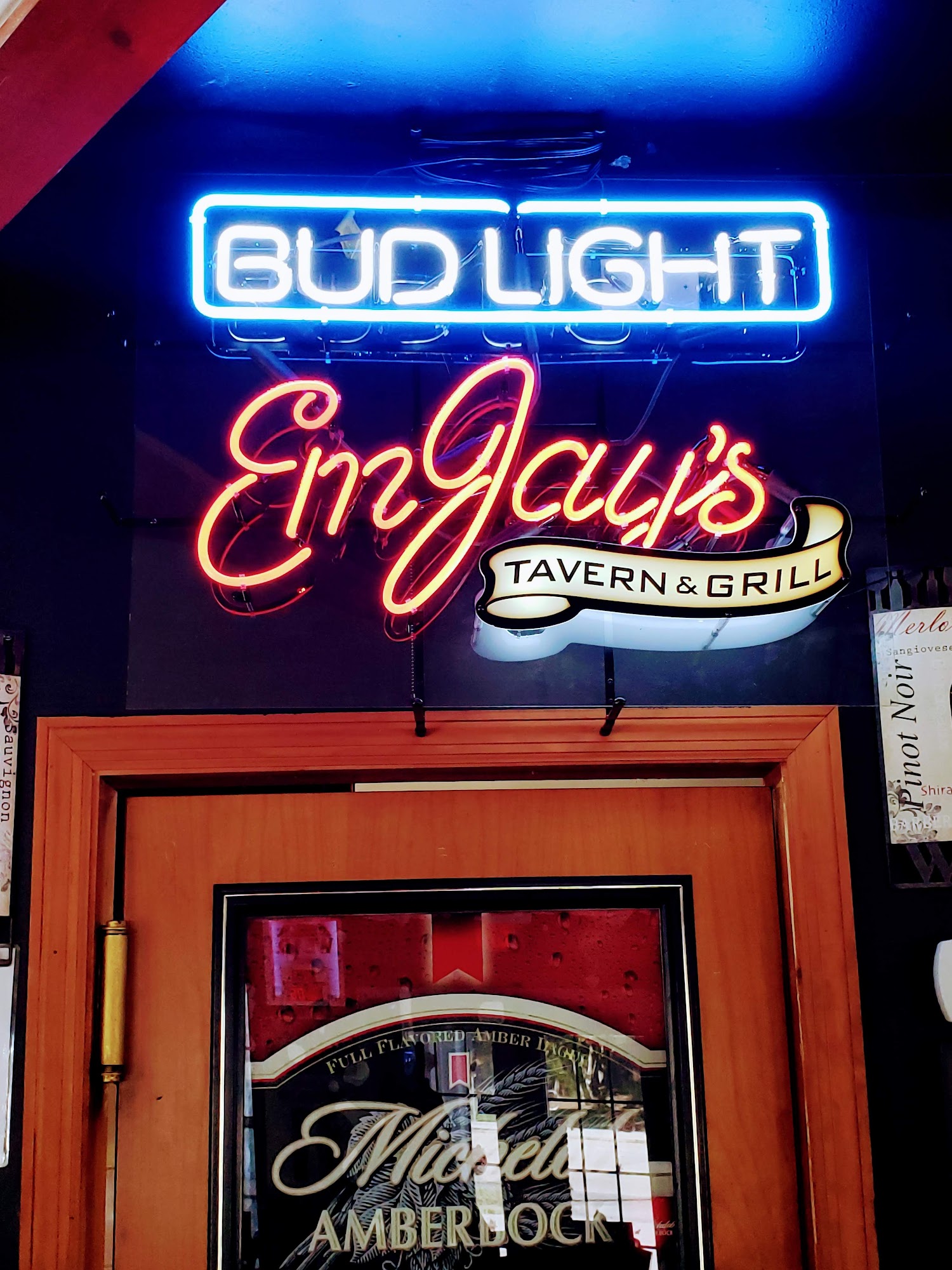 EmJay's Tavern & Grill