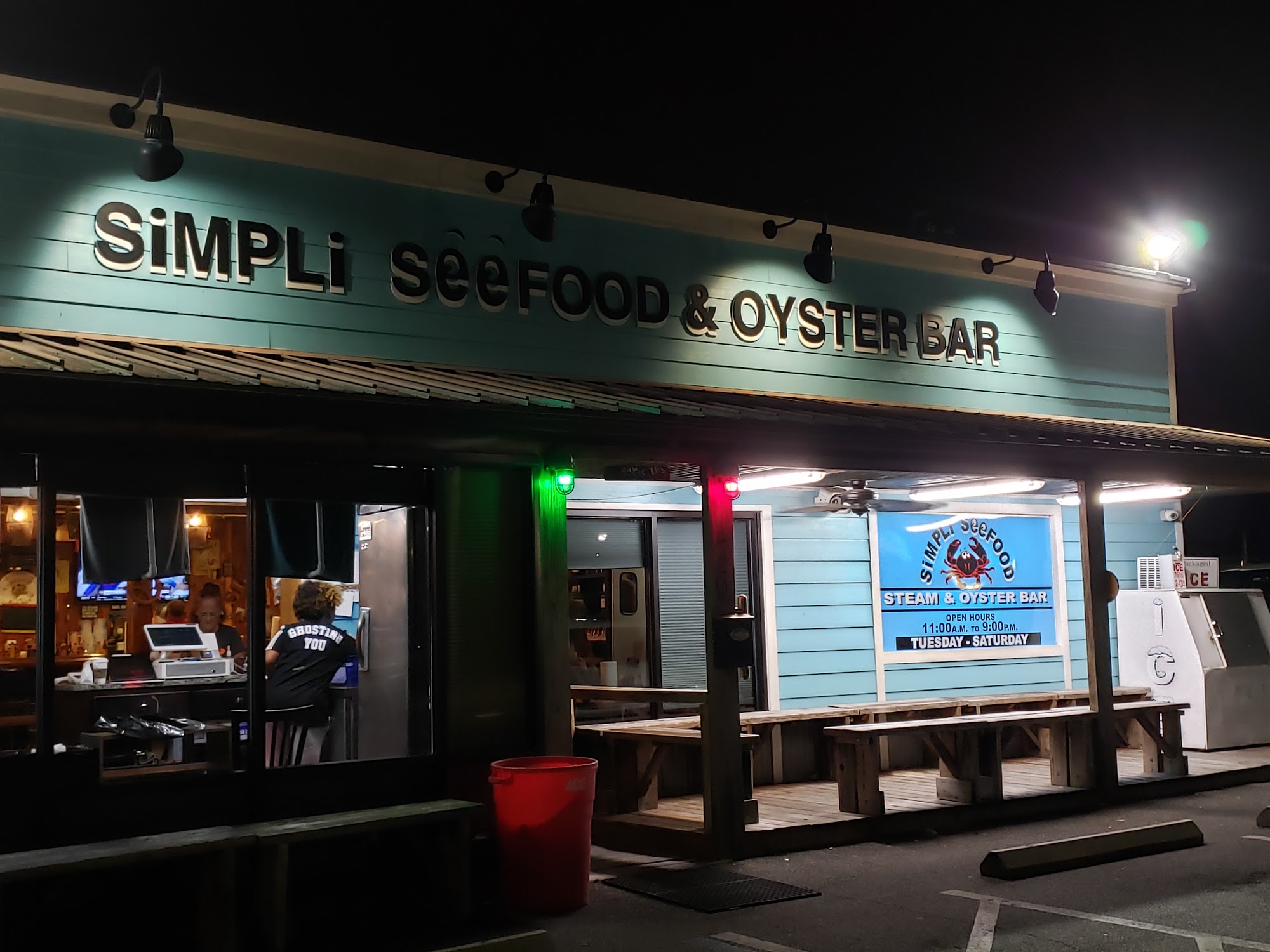 Simply Seafood Market & Oyster Bar