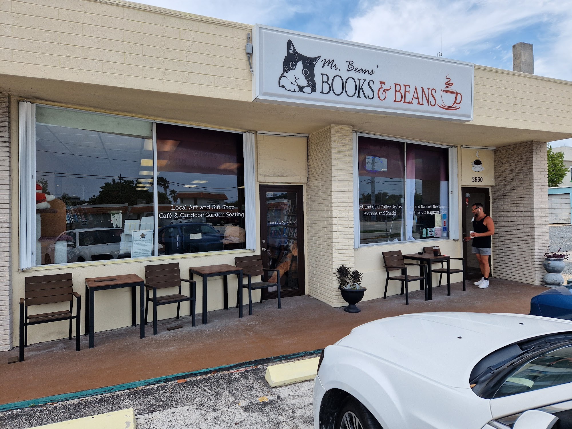 Mr. Beans Books & Beans (formerly Keys News and Coffee)
