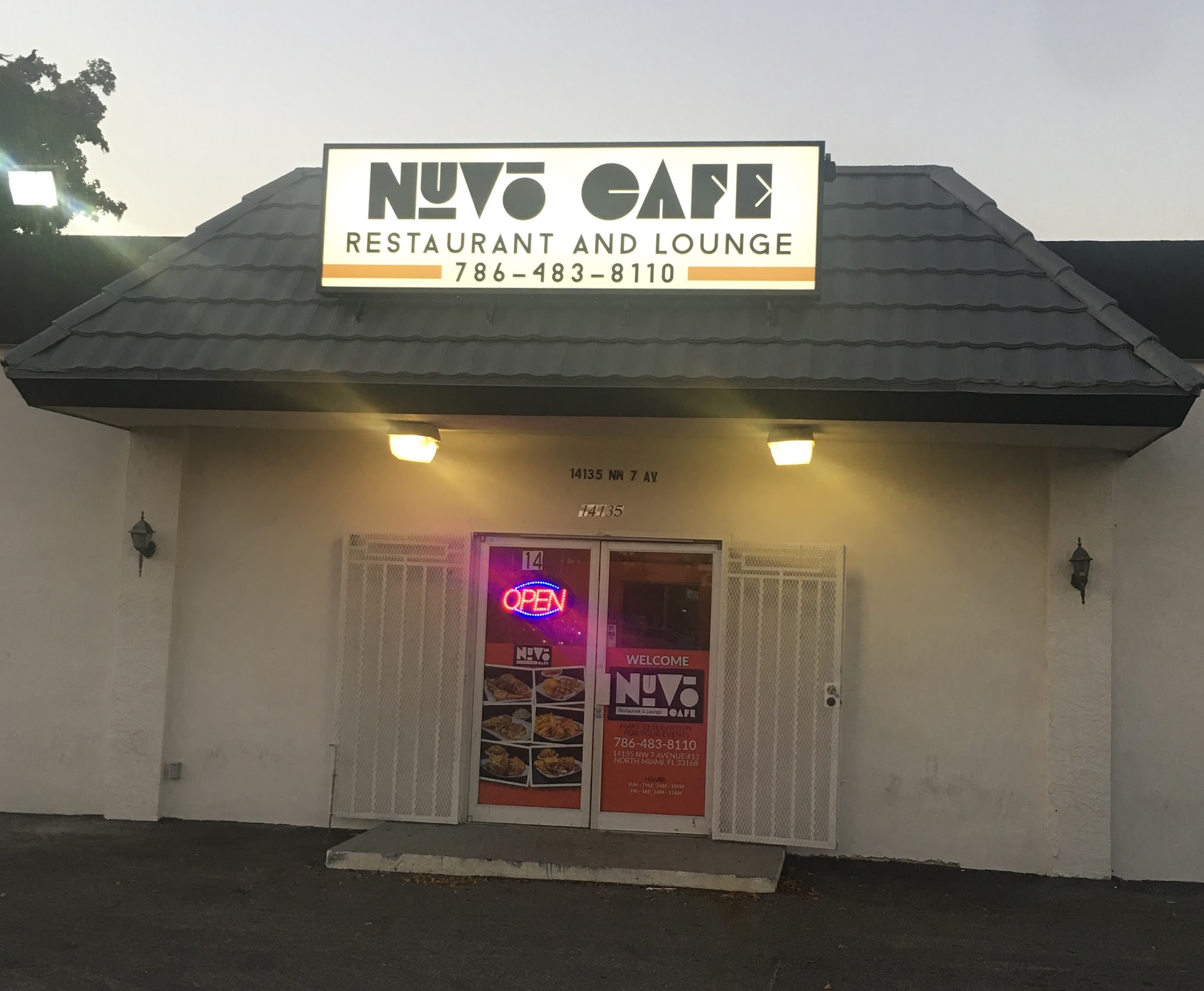 Nuvo Cafe Restaurant & Lounge