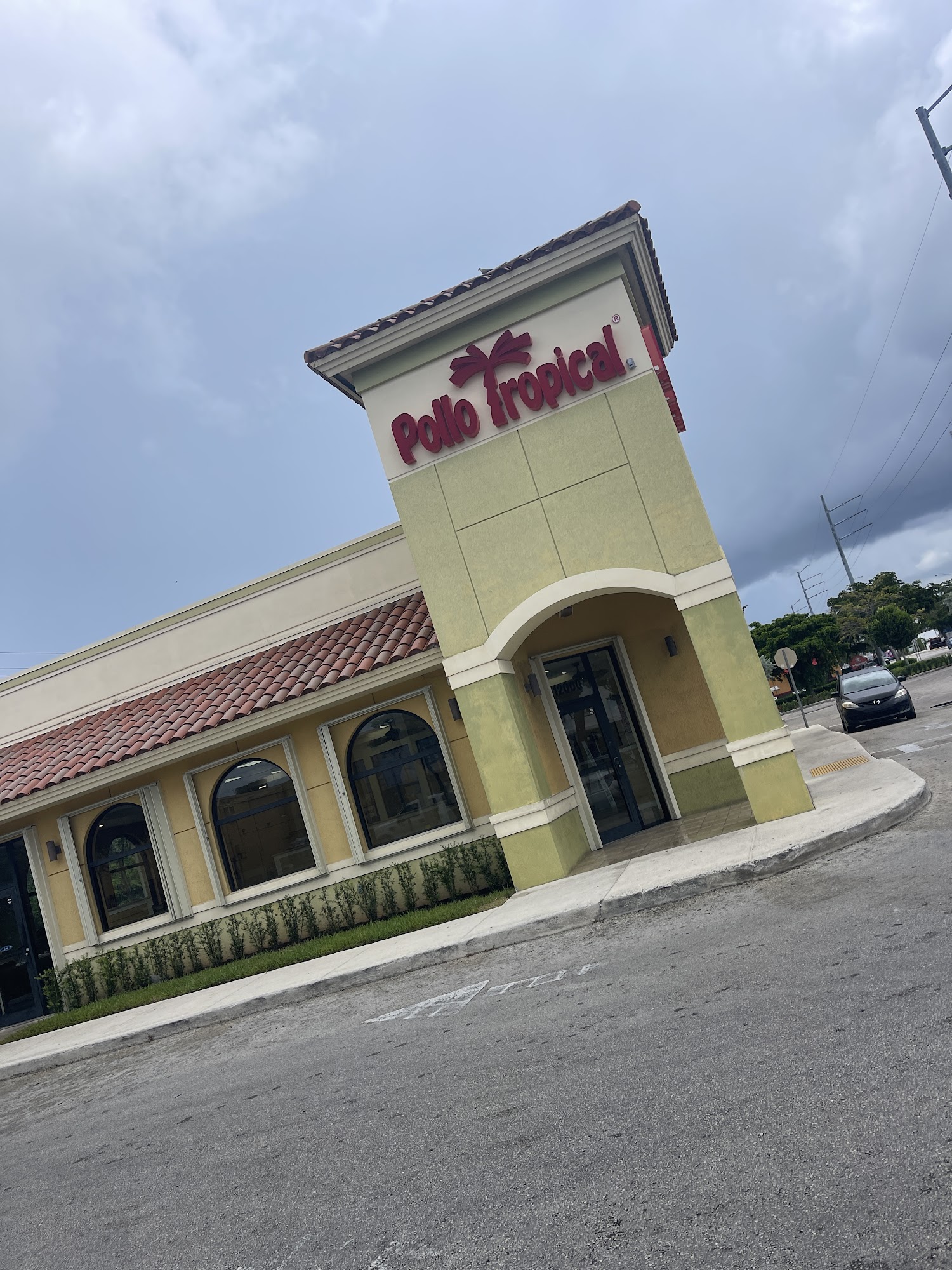 Pollo Tropical