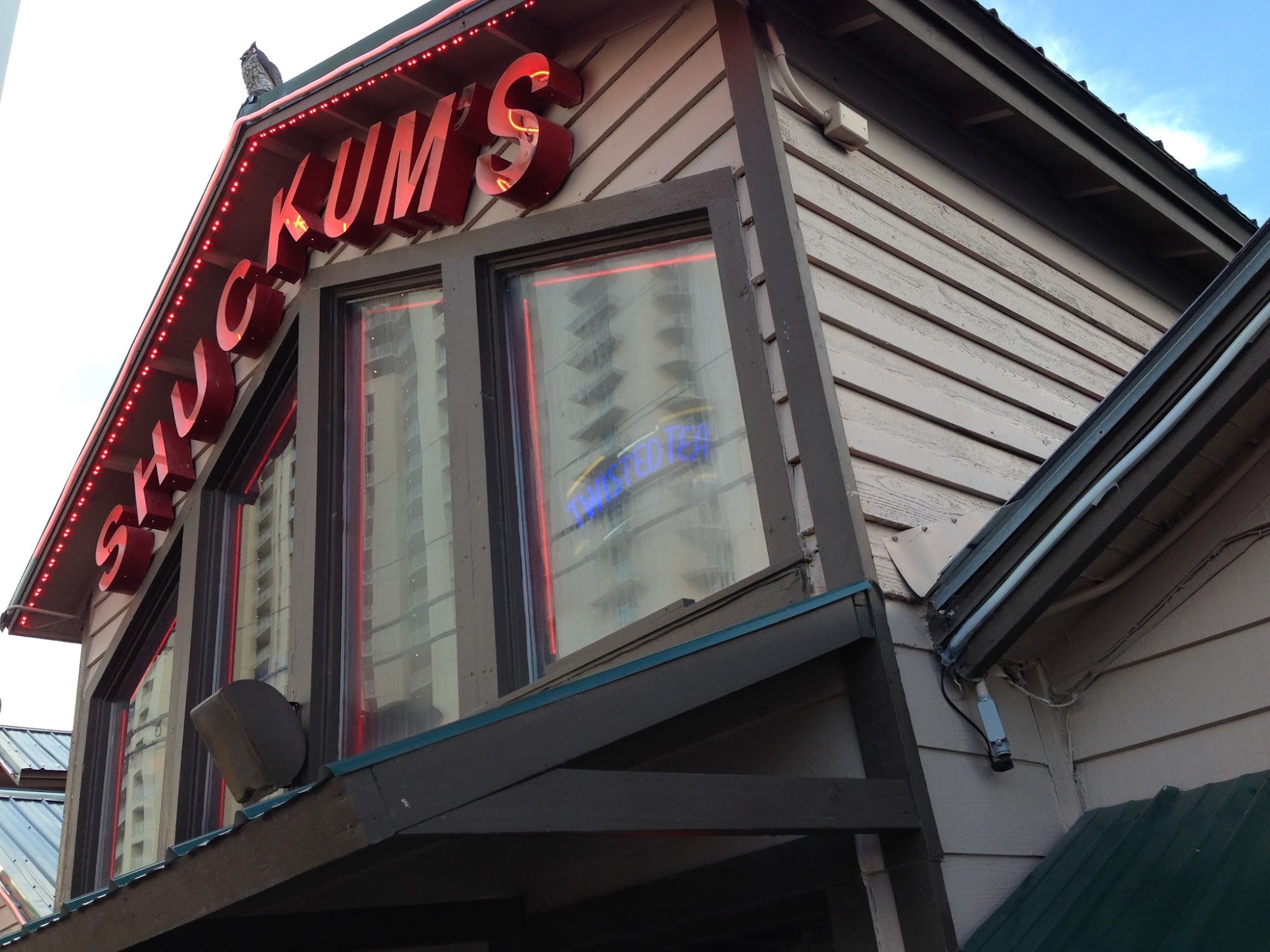 Shuckums Oyster Pub & Seafood Grill