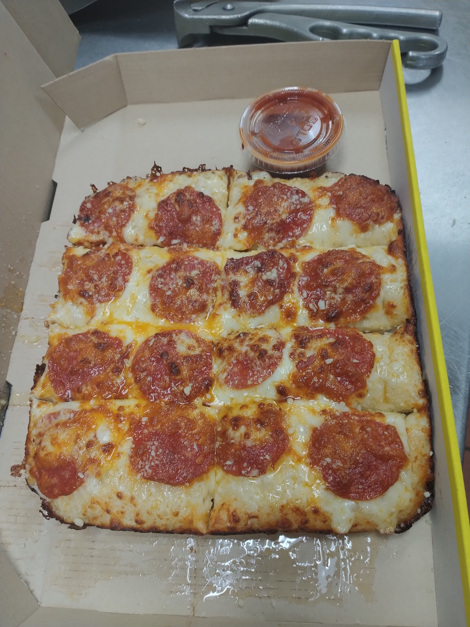 Hungry Howie's Pizza ( Wings, Subs, Salads, Pasta)