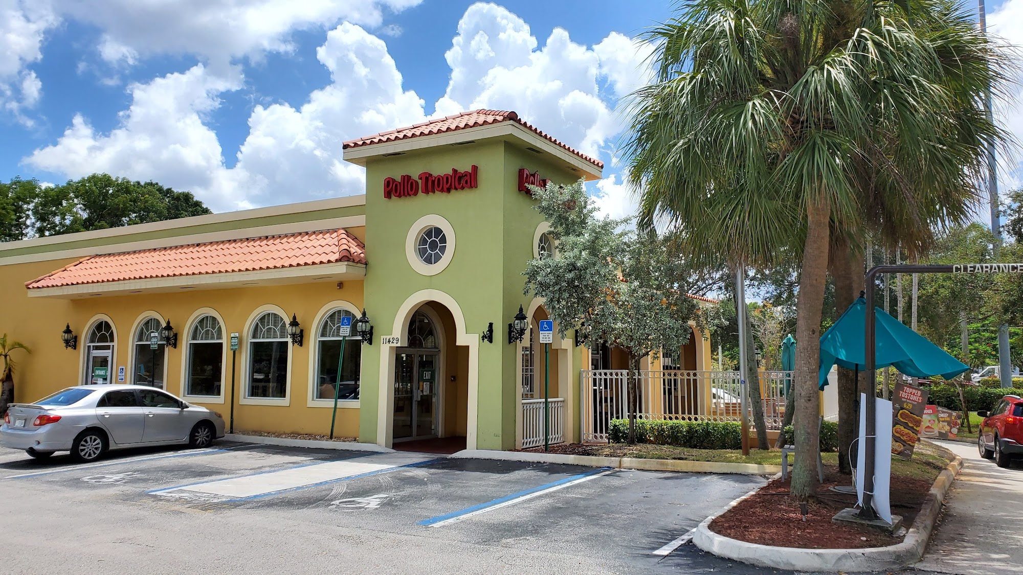 Pollo Tropical