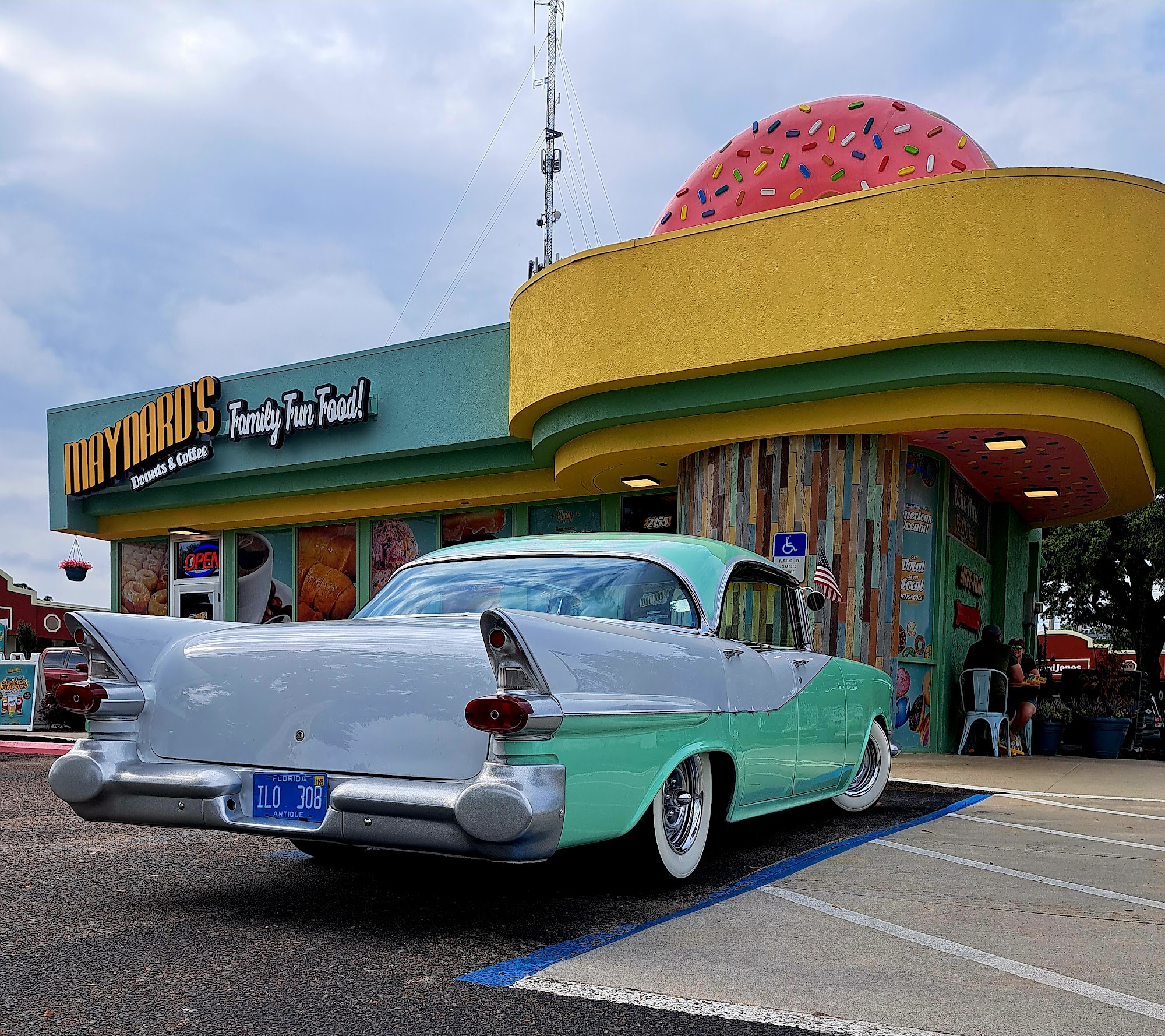 Maynard's Donuts & Coffee