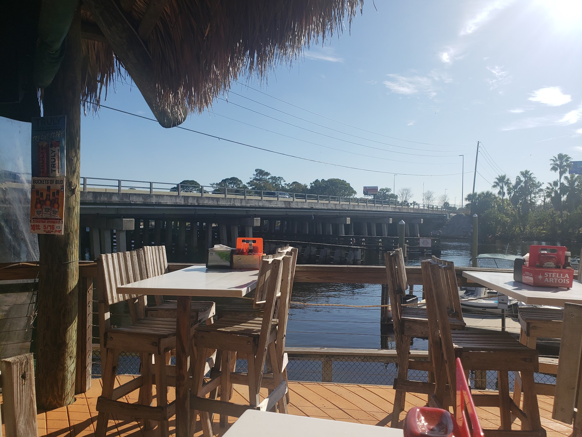 Rum River Bar & Grille