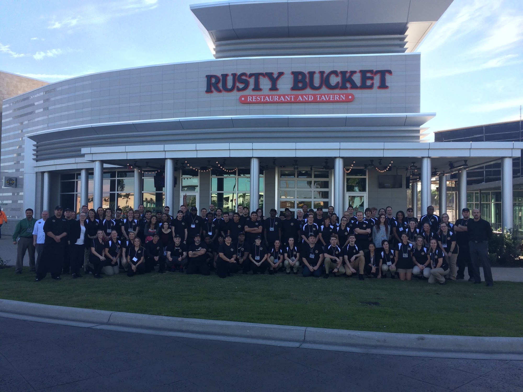 Rusty Bucket Restaurant and Tavern