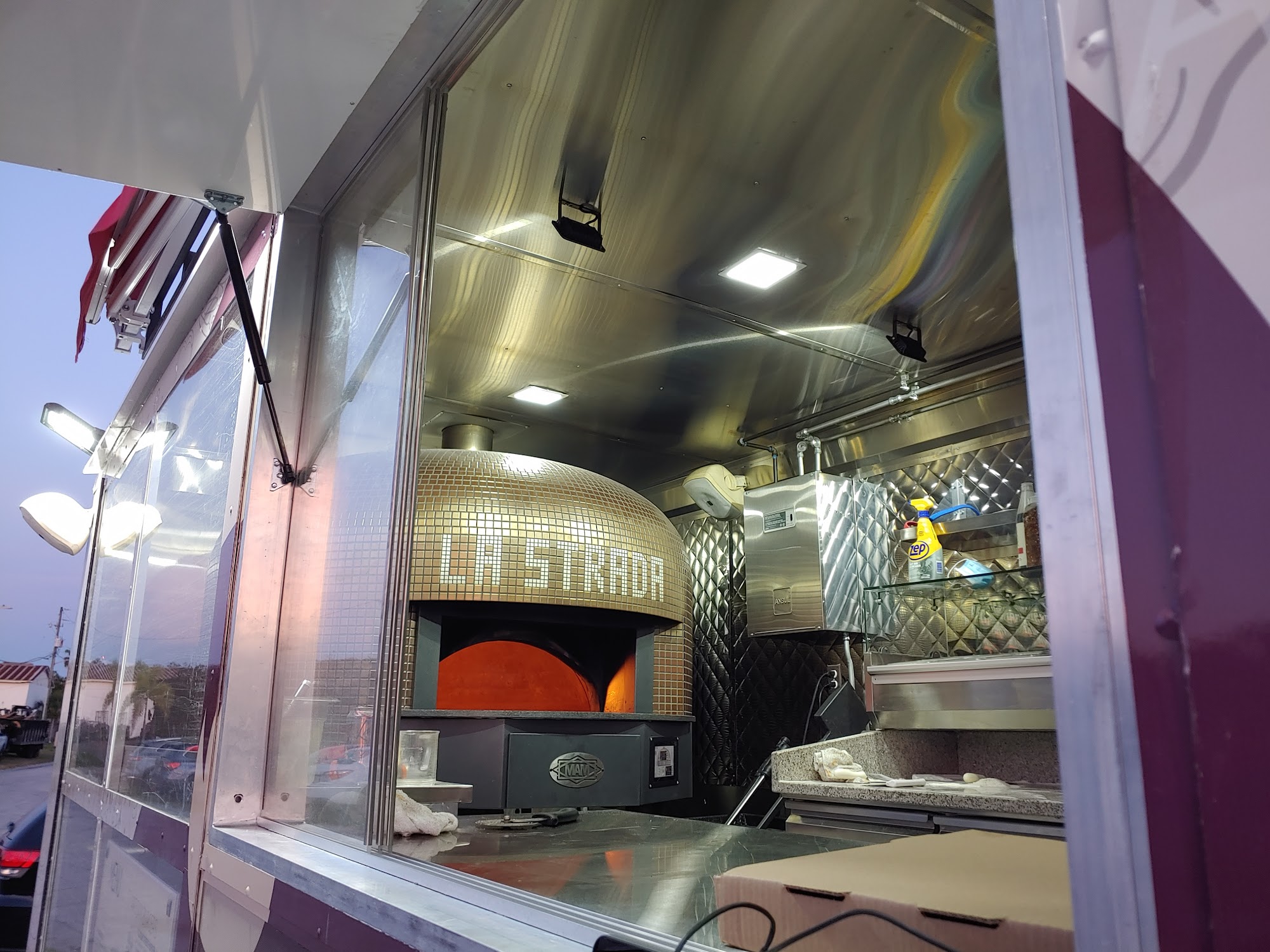 La Strada Mobile Kitchen