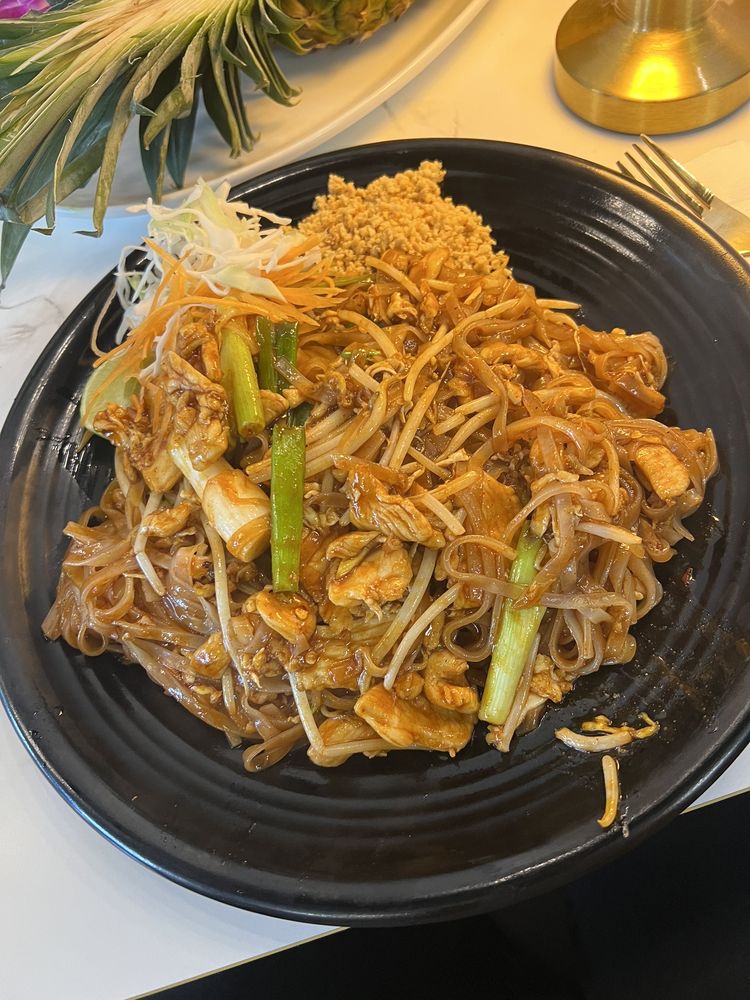 Charm Thai and Sushi, Windermere Menu, Reviews (131), Photos