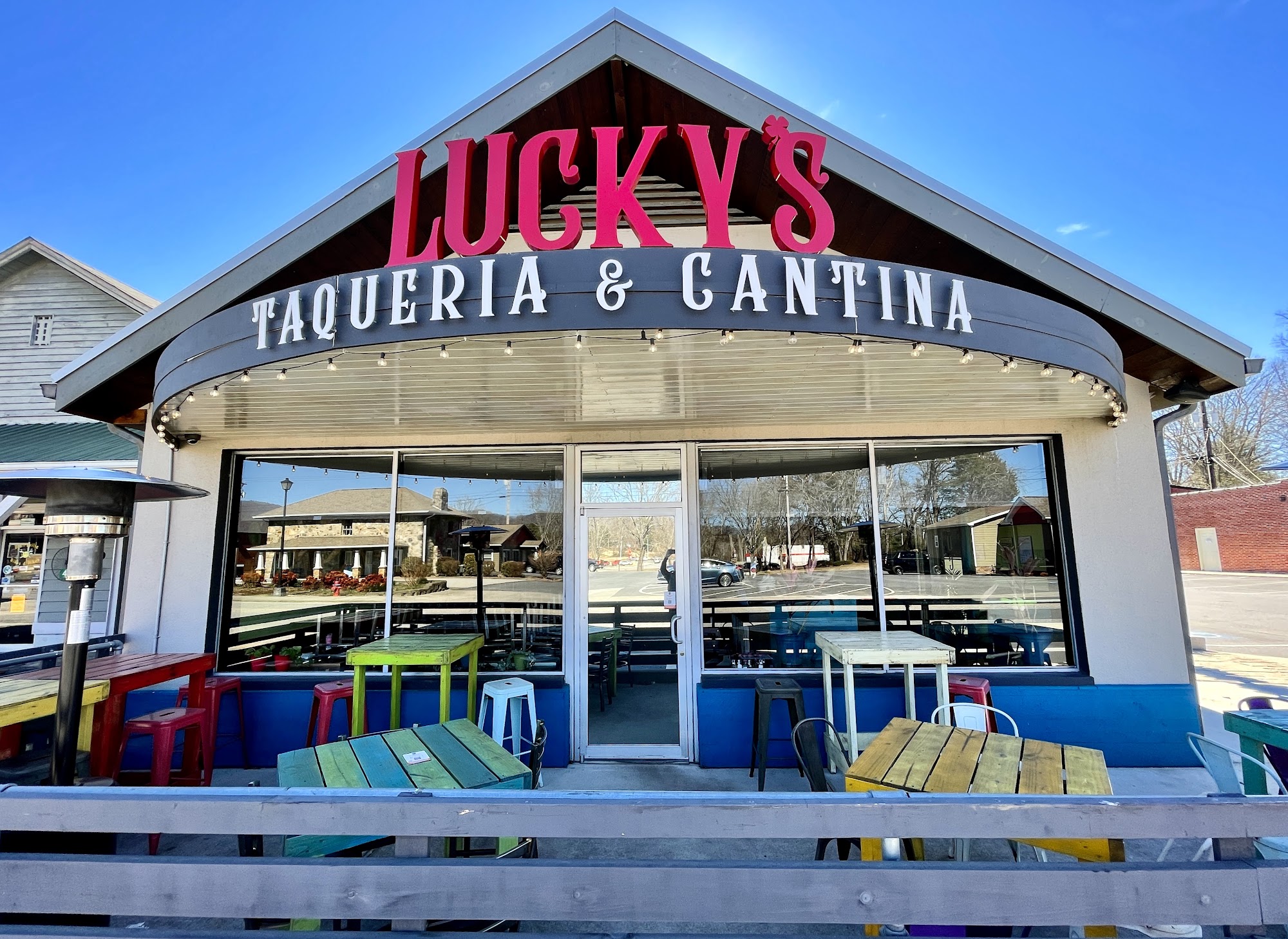 Lucky's Taqueria & Cantina