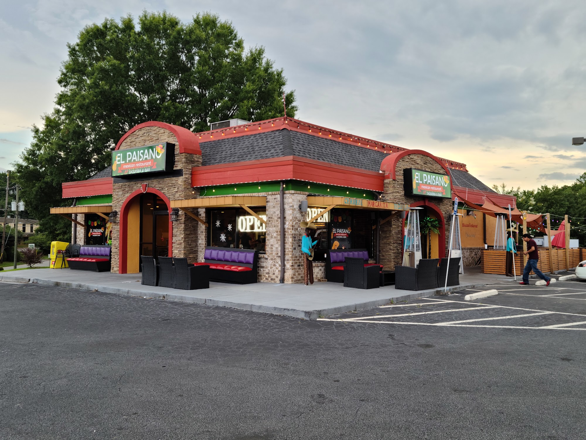 El paisano Mexican restaurant & Taqueria