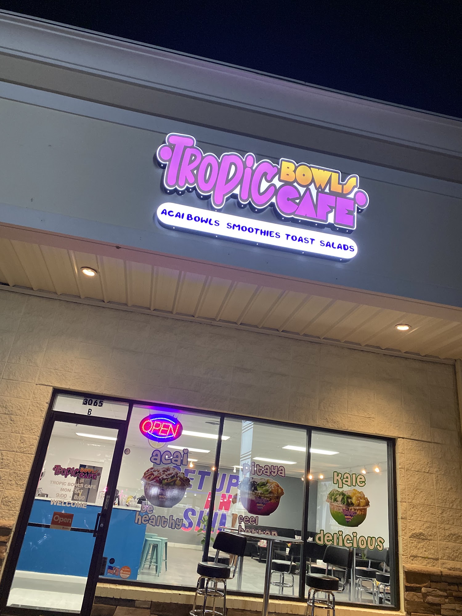 Tropic Bowls Cafe