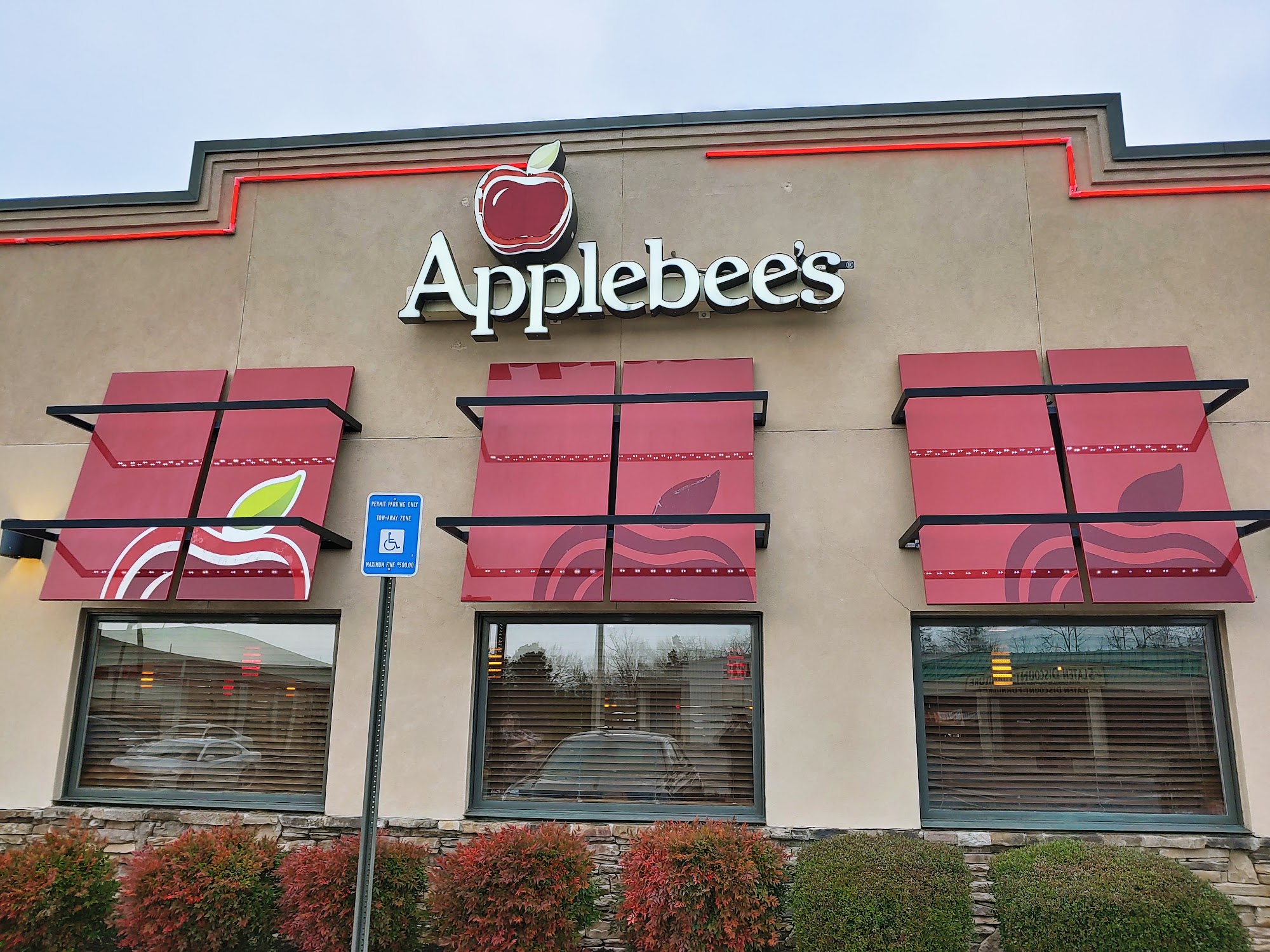 Applebee's Grill + Bar