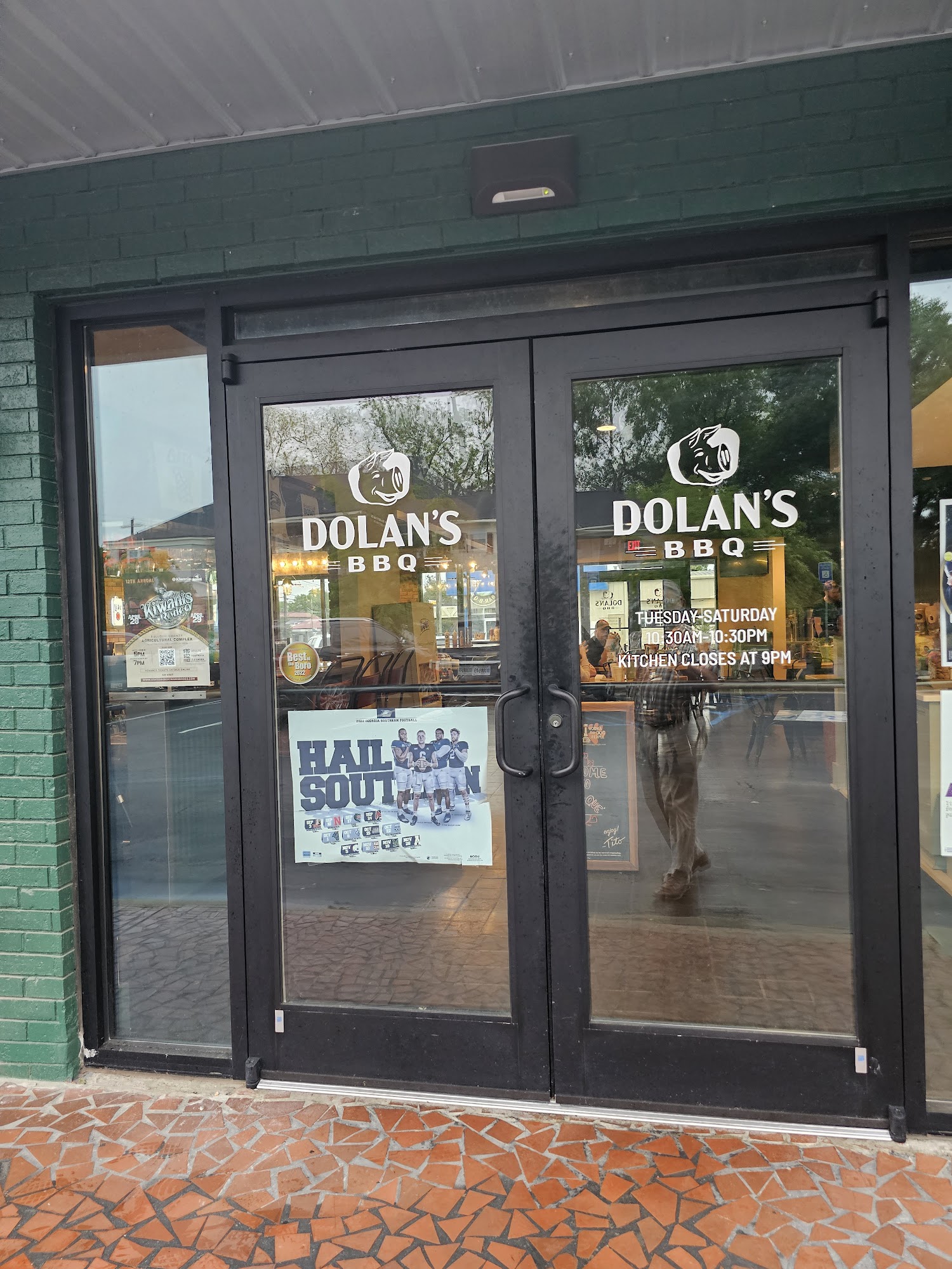 Dolan's Bar B Que