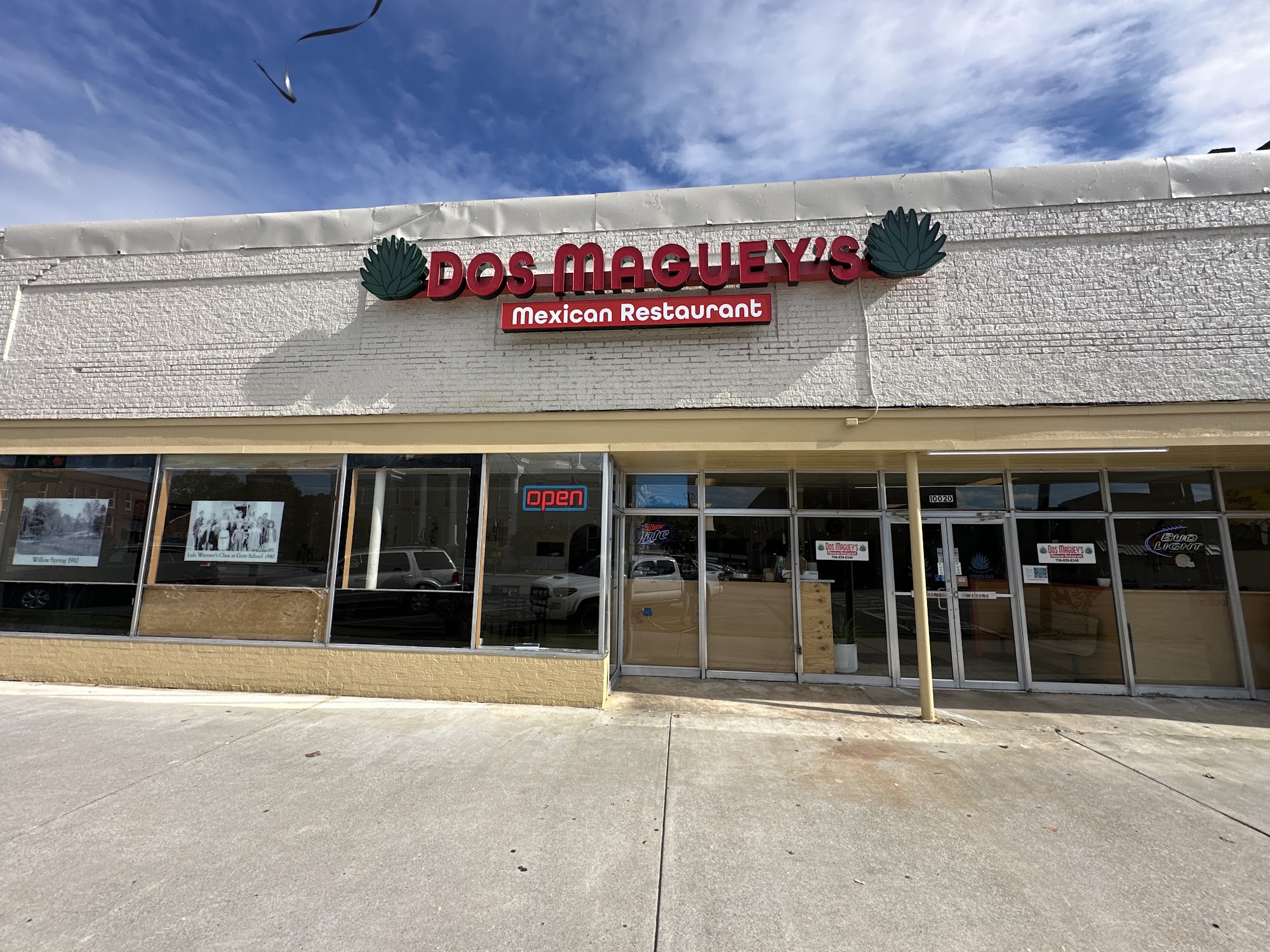 Dos Maguey's Mexican Restaurant