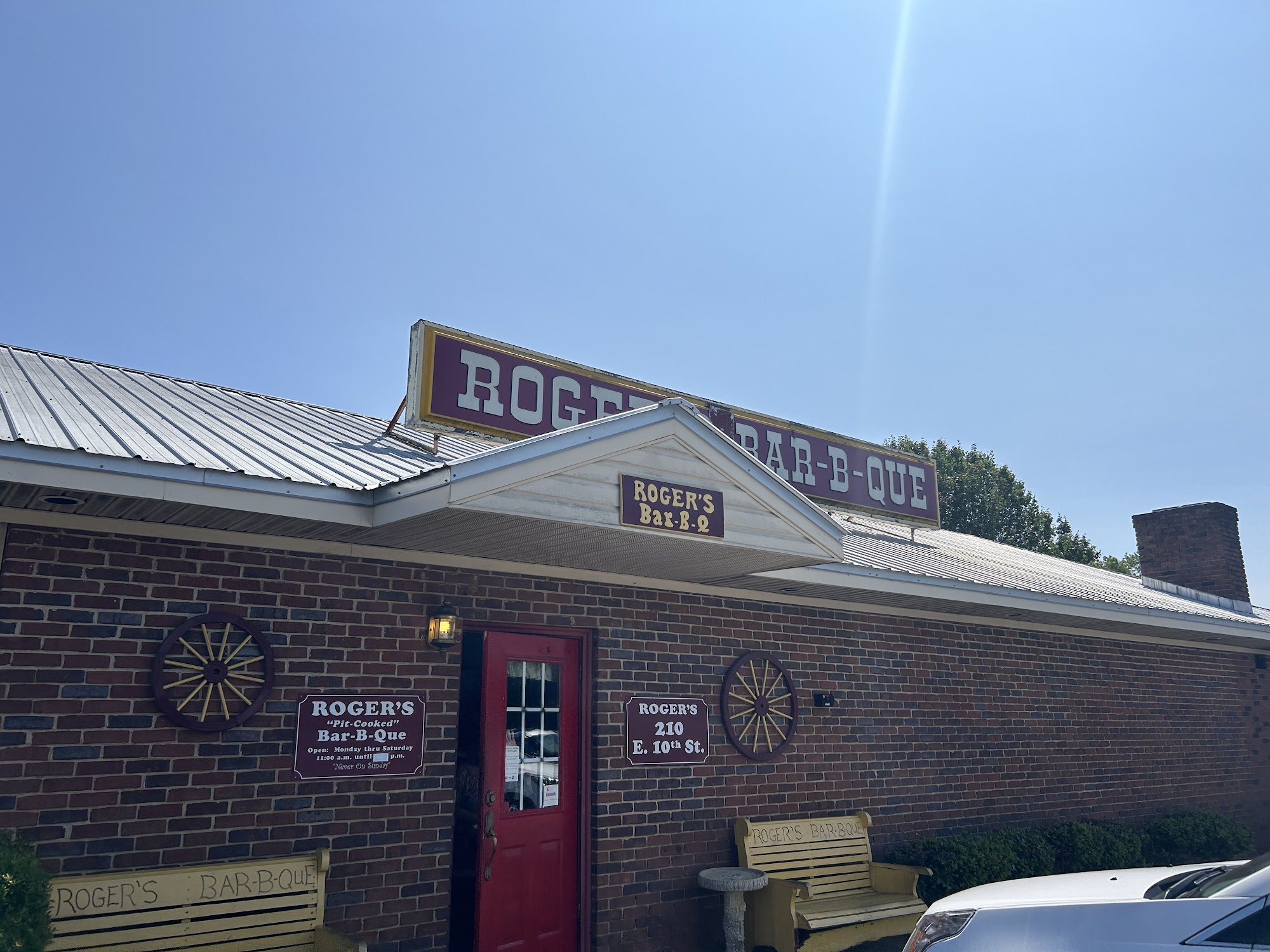 Rogers Pit-Cooked Bar-B-Que