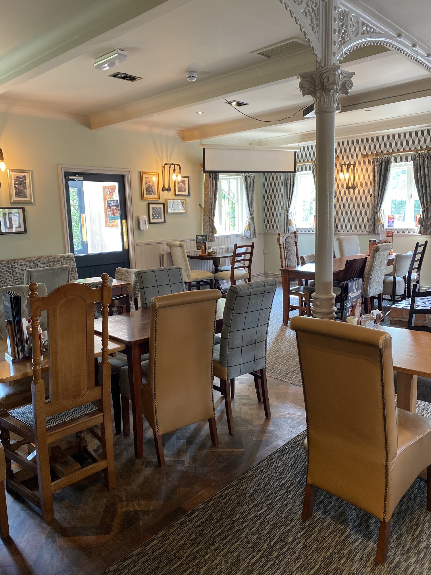 Greyhound Longlevens, Gloucester
