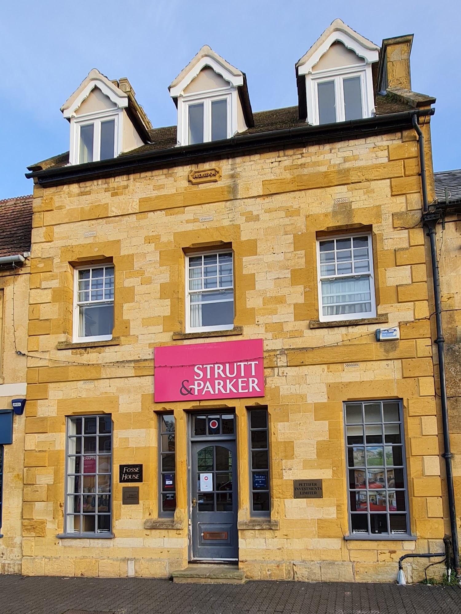 Strutt & Parker Moreton-in-Marsh Estate Agents