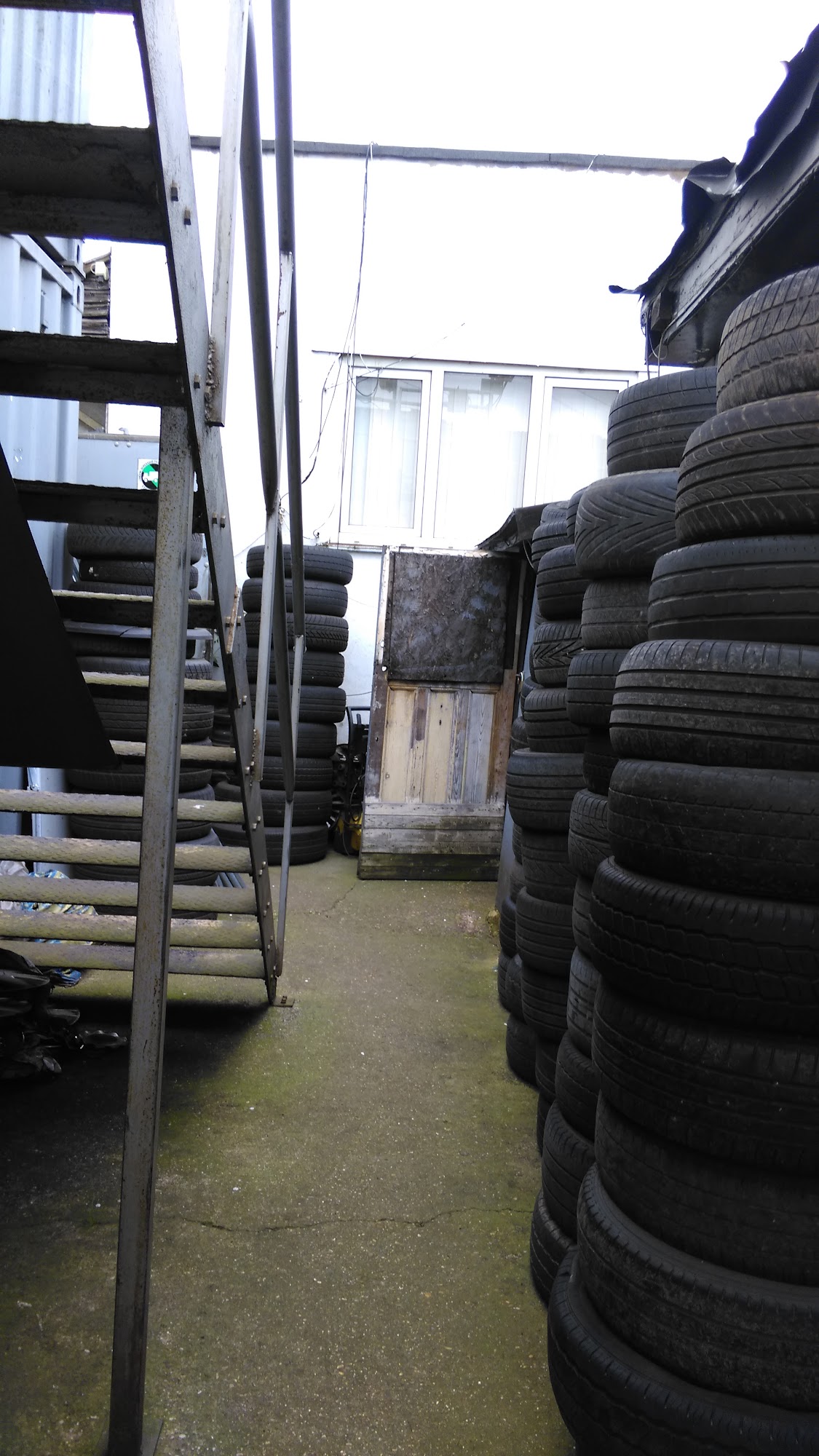 Lee Bridge Tyre Centre