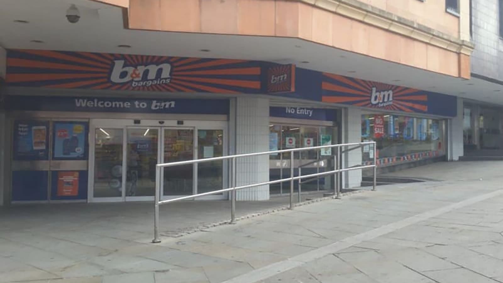 B&M Store