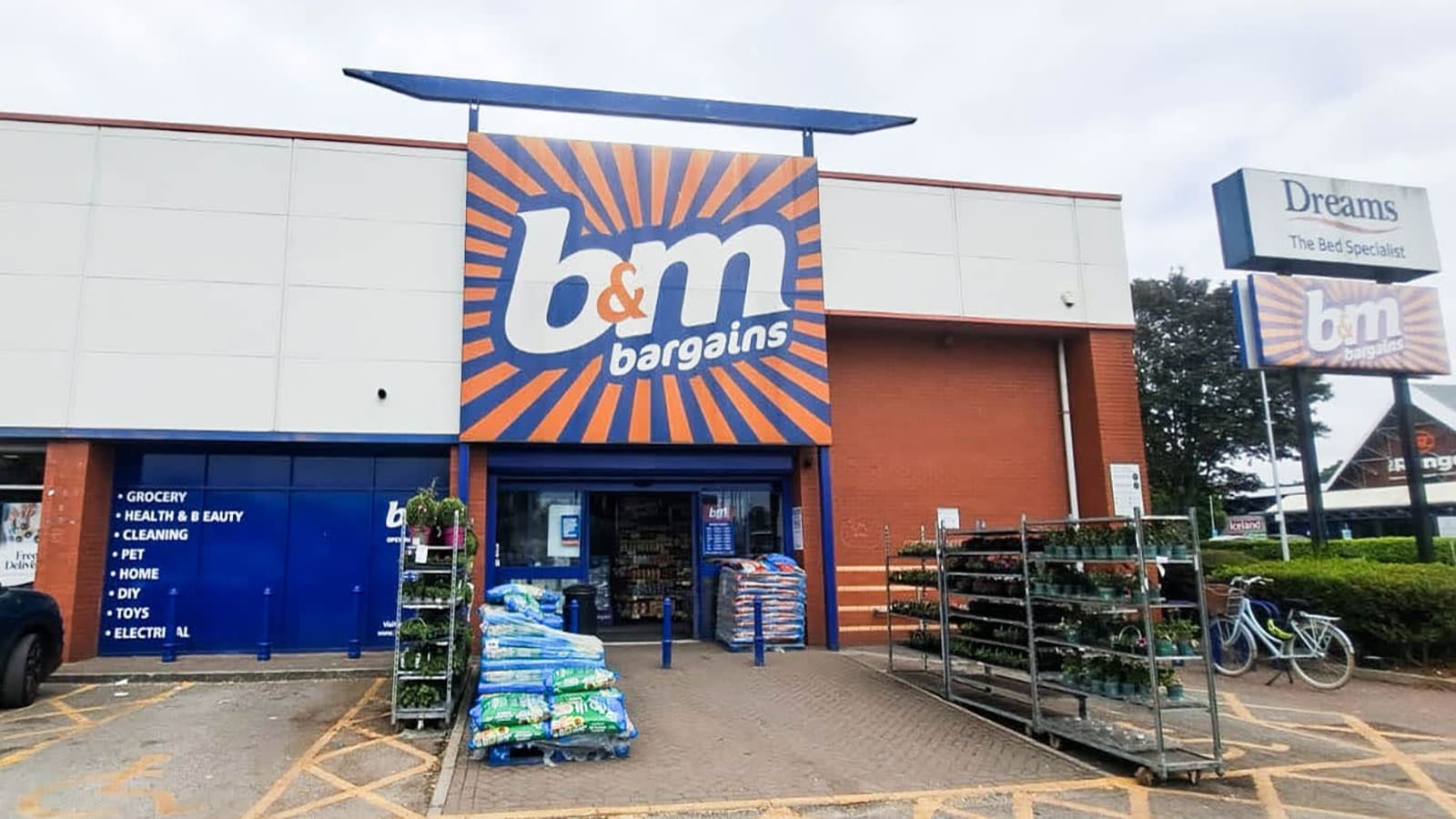 B&M Store