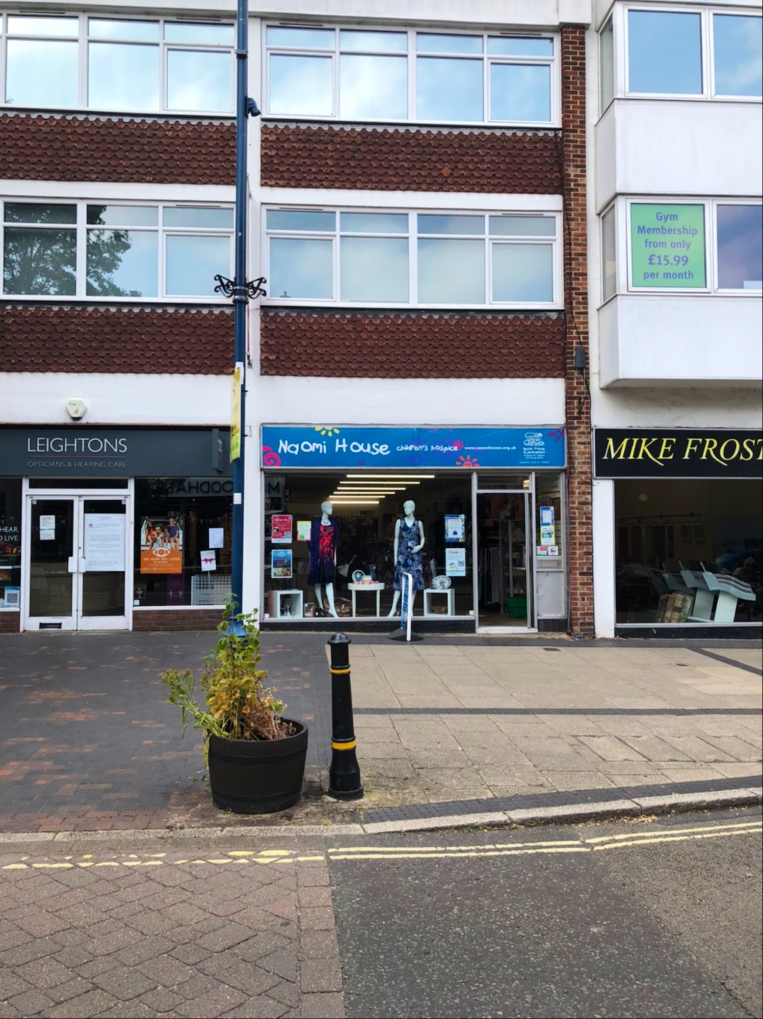 Naomi House & Jacksplace Alton charity shop Alton