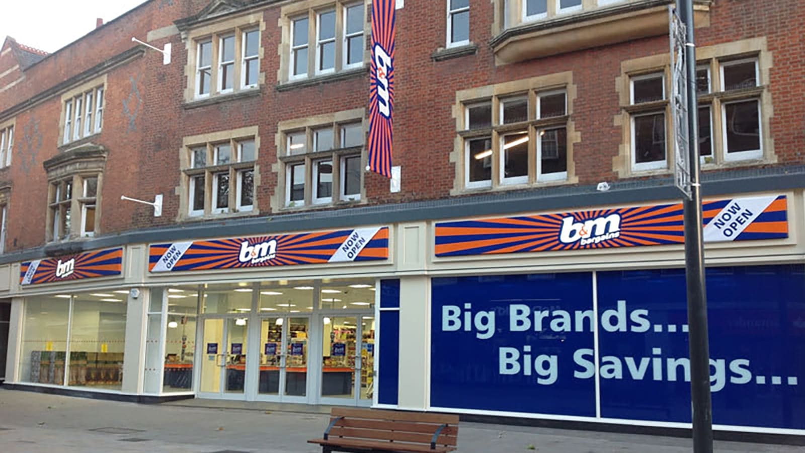 B&M Store