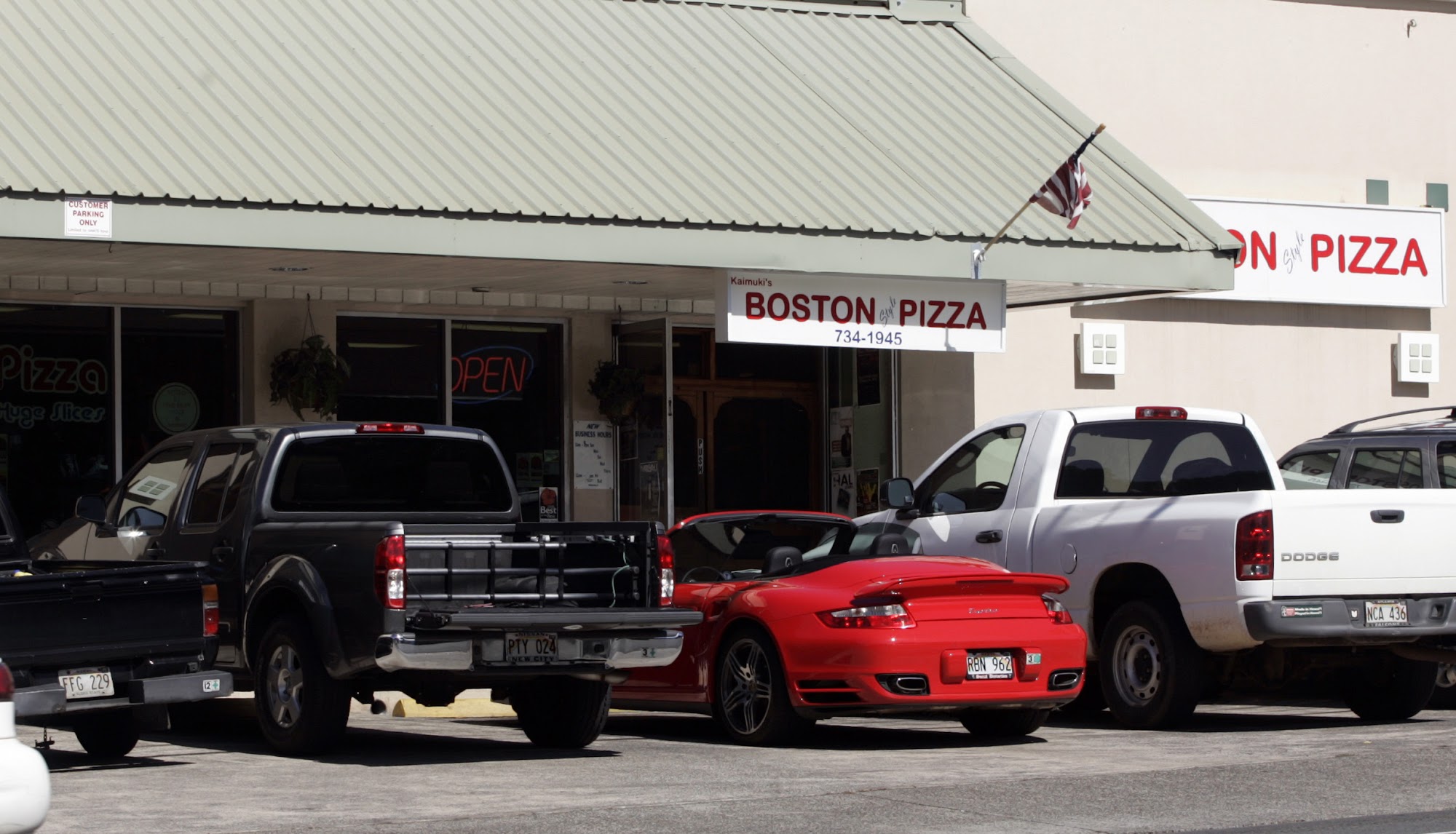 Kaimuki's Boston Pizza