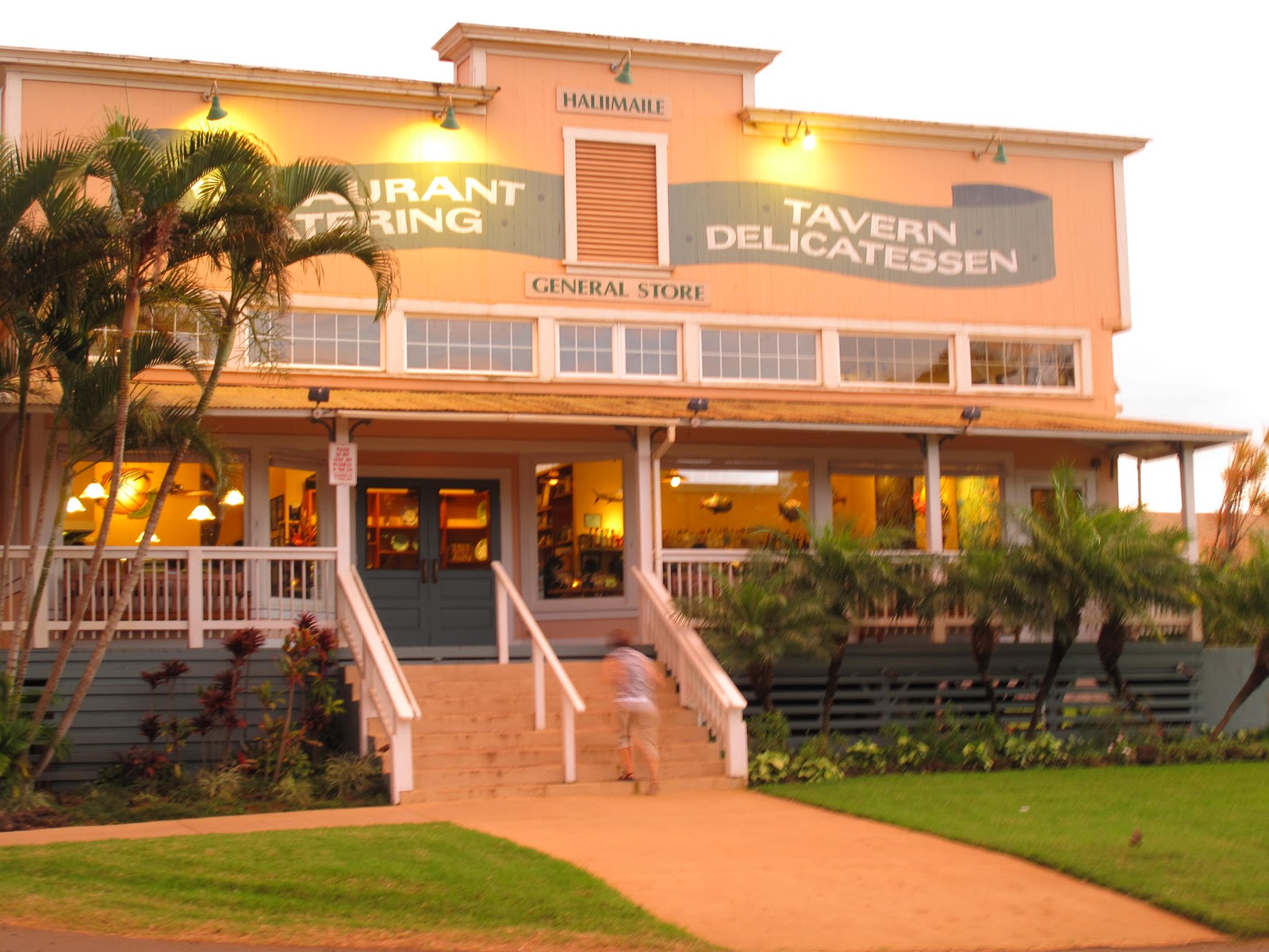 Hali'imaile General Store