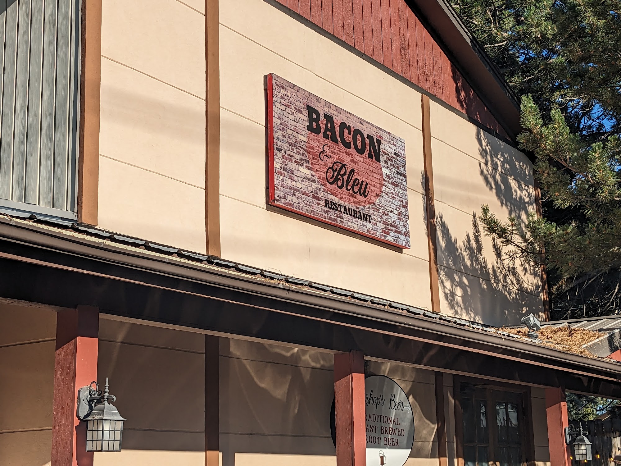 Bacon and Bleu Family Restaurant