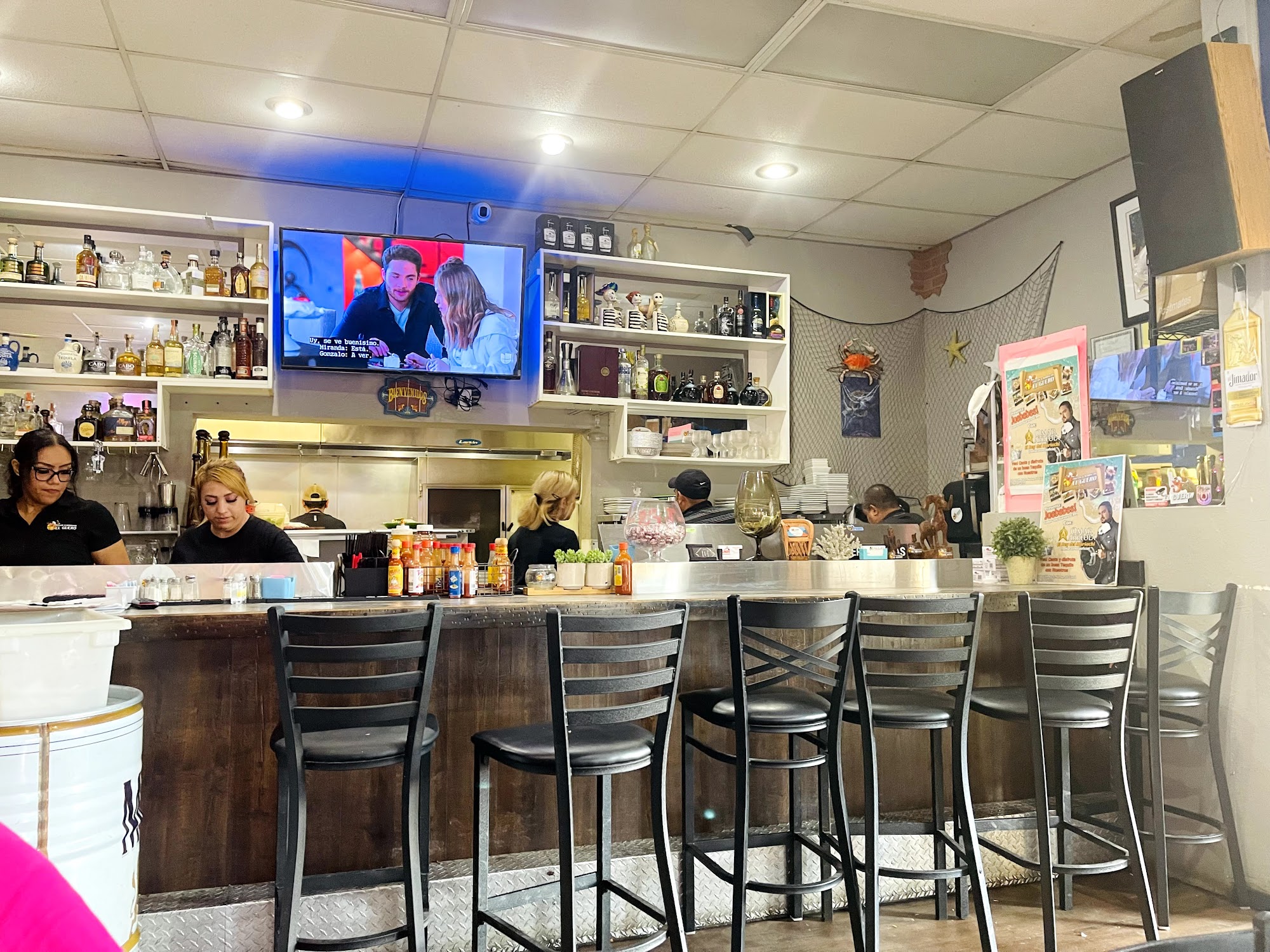 Pollos y Mariscos El Guero