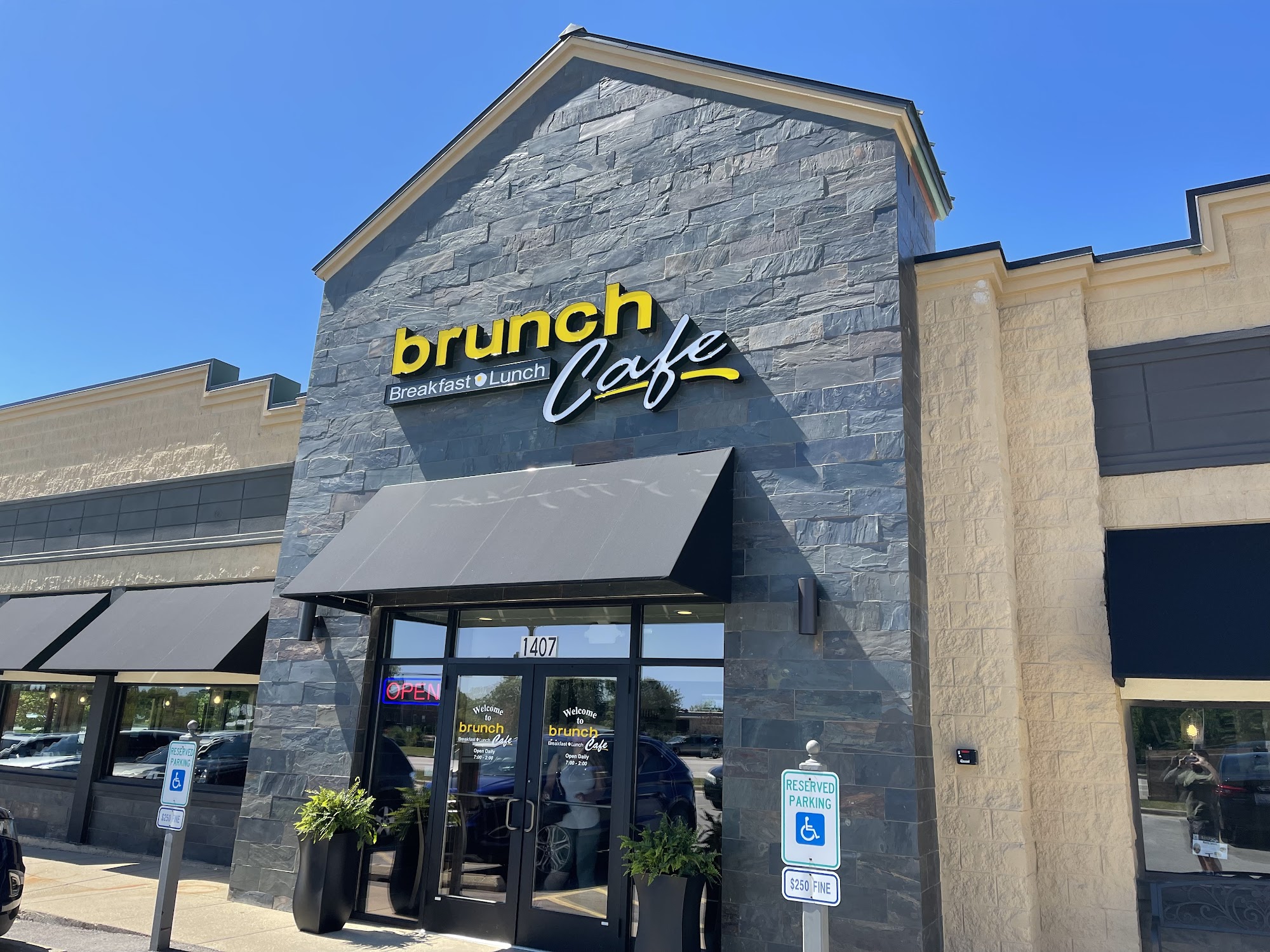 Brunch Cafe-Addison