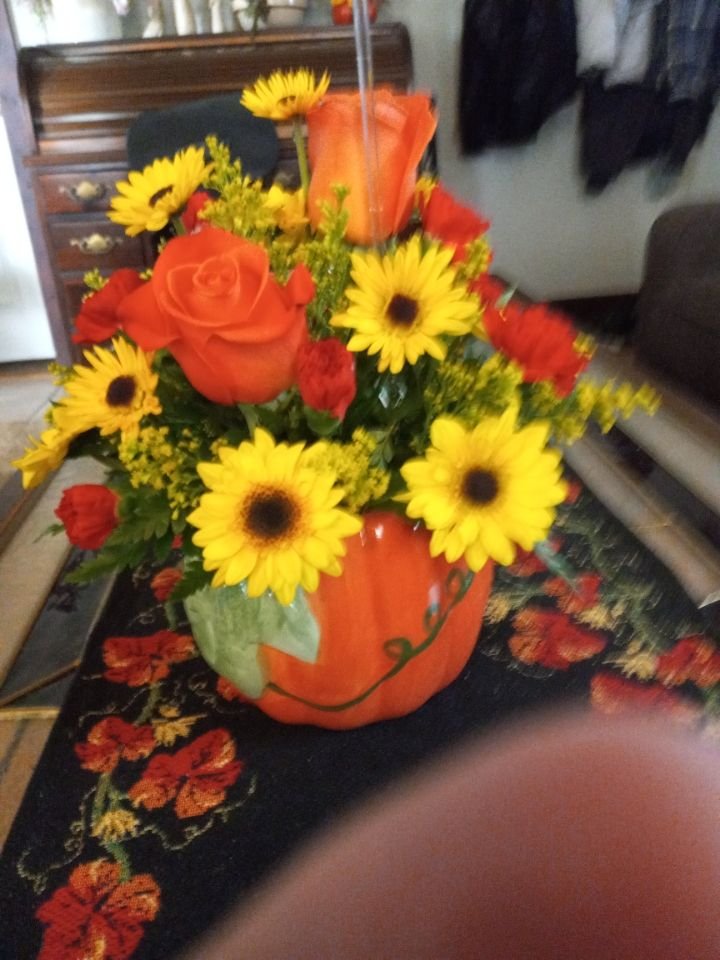 4 All Seasons Flowers & Gifts 802 1/2 Grand Ave, Beardstown Illinois 62618